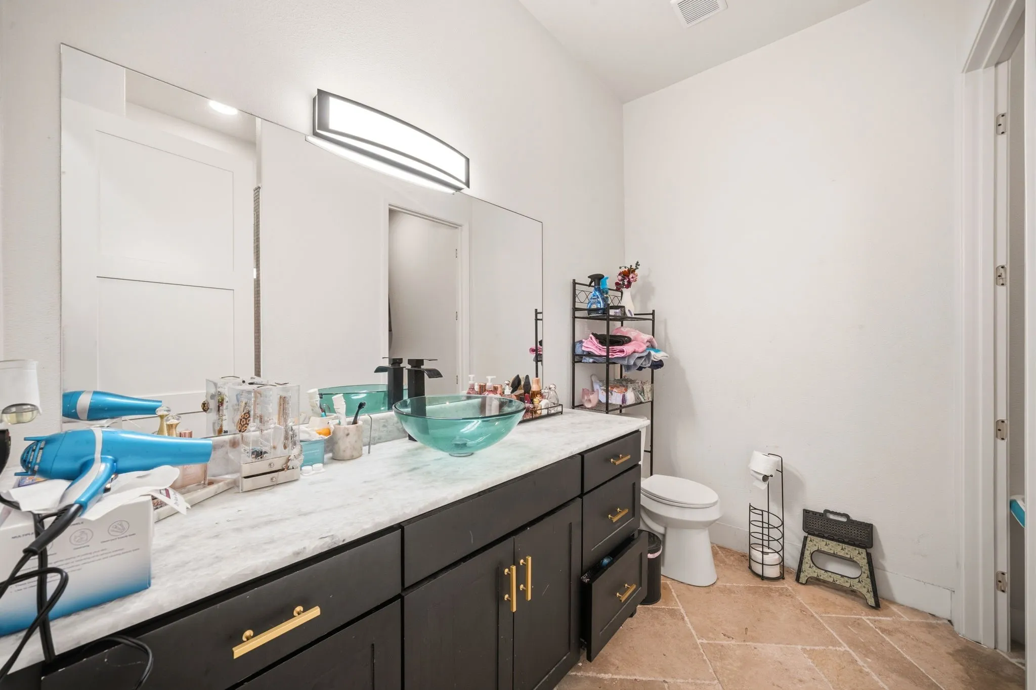 Single Family Residence For Sale in Navarro County , 6471 NE County ROAD 1040, Rice, Texas 75155, 9 Bedrooms, 8 Bathrooms, 4 Garage spaces, 7,439 Sqft, built in 2024, Price $2,000,000, mls#21324410, Real Estate Agent in Rice, Homes For Sale in Navarro county, Homes For Sale in Rice, Realtor in Rice Texas, Real Estate Brokerage Independent Realty Texas, Luminita Cordes Realtor