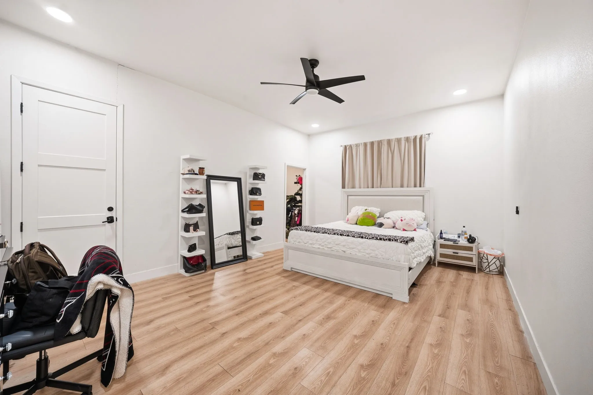 Single Family Residence For Sale in Navarro County , 6471 NE County ROAD 1040, Rice, Texas 75155, 9 Bedrooms, 8 Bathrooms, 4 Garage spaces, 7,439 Sqft, built in 2024, Price $2,000,000, mls#21324410, Real Estate Agent in Rice, Homes For Sale in Navarro county, Homes For Sale in Rice, Realtor in Rice Texas, Real Estate Brokerage Independent Realty Texas, Luminita Cordes Realtor
