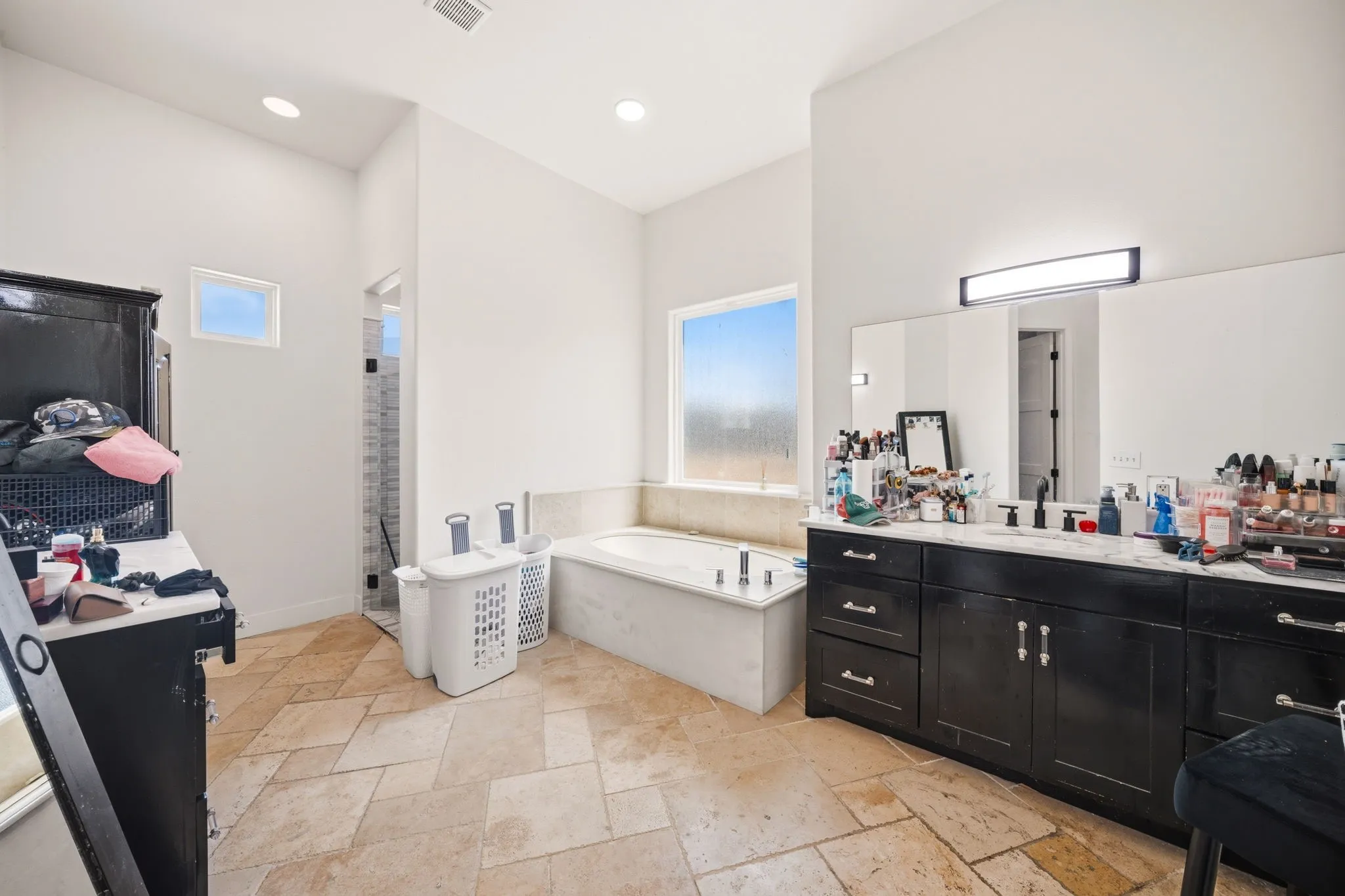 Single Family Residence For Sale in Navarro County , 6471 NE County ROAD 1040, Rice, Texas 75155, 9 Bedrooms, 8 Bathrooms, 4 Garage spaces, 7,439 Sqft, built in 2024, Price $2,000,000, mls#21324410, Real Estate Agent in Rice, Homes For Sale in Navarro county, Homes For Sale in Rice, Realtor in Rice Texas, Real Estate Brokerage Independent Realty Texas, Luminita Cordes Realtor