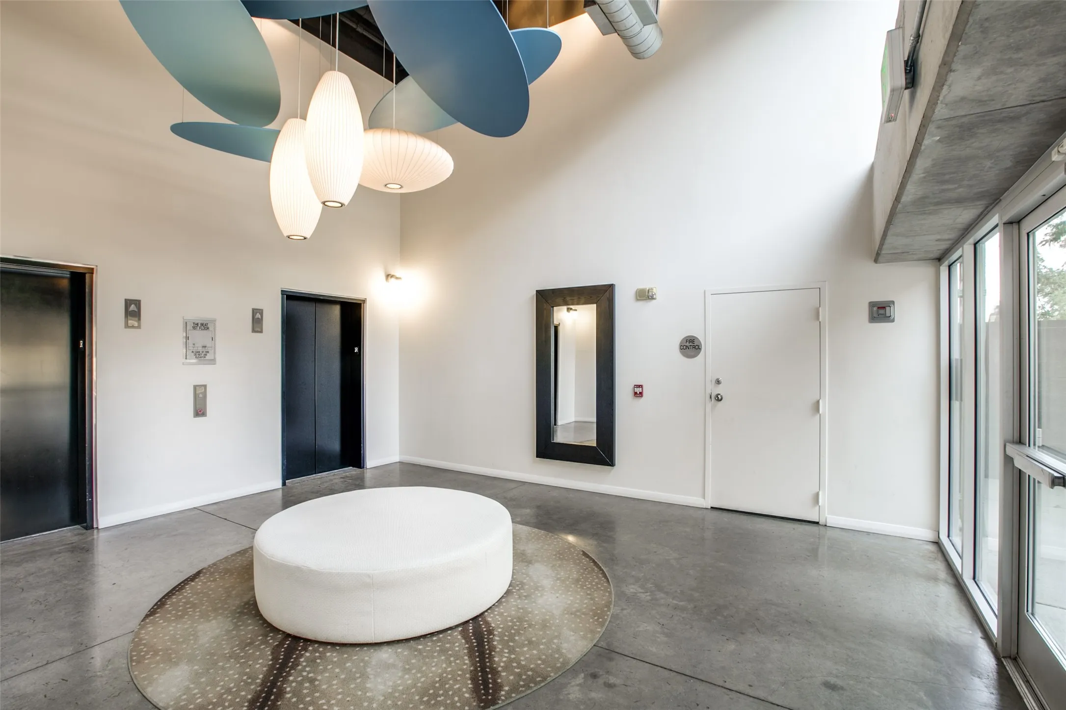 Condominium For Sale in Dallas County , 1001 Belleview Street 101, Dallas, Texas 75215, 1 Bedroom, 2 Bathroom, 2 Garage spaces, 1,010 Sqft, built in 2007, mls#21323728, Real Estate Agent in Dallas, Homes For Sale in Dallas county, Homes For Sale in Dallas, Realtor in Dallas Texas, Real Estate Brokerage Independent Realty Texas, Luminita Cordes Realtor