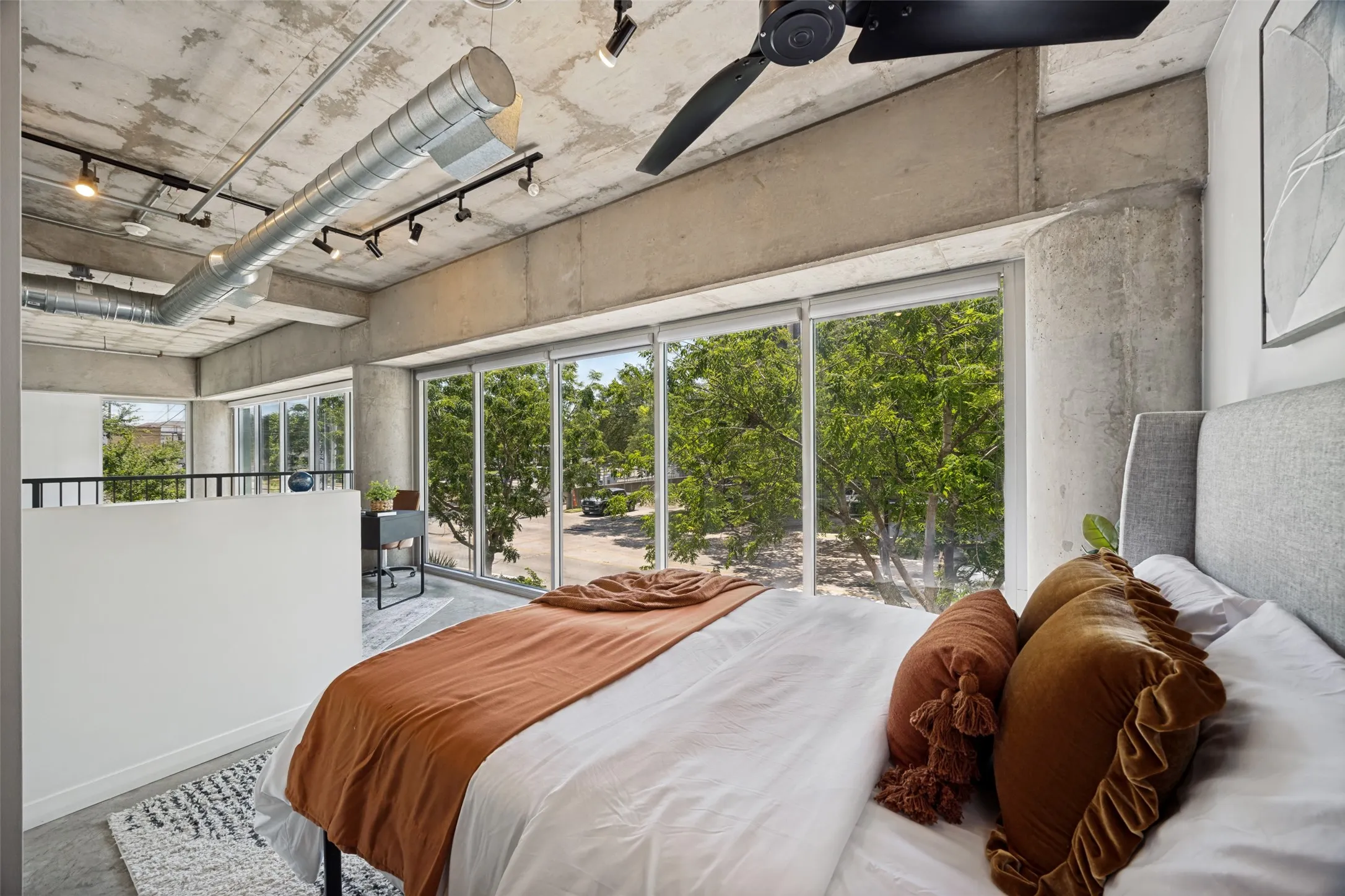 Condominium For Sale in Dallas County , 1001 Belleview Street 101, Dallas, Texas 75215, 1 Bedroom, 2 Bathroom, 2 Garage spaces, 1,010 Sqft, built in 2007, mls#21323728, Real Estate Agent in Dallas, Homes For Sale in Dallas county, Homes For Sale in Dallas, Realtor in Dallas Texas, Real Estate Brokerage Independent Realty Texas, Luminita Cordes Realtor