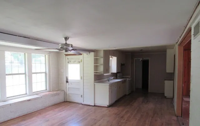 Single Family Residence For Sale in Mc Lennan County , 717 Tulane Street, Beverly Hills, Texas 76711, 3 Bedroom, 3 Bathroom, 2 Garage spaces, 1,214 Sqft, built in 1954, mls#21324391, Real Estate Agent in Beverly Hills, Homes For Sale in Mc Lennan county, Homes For Sale in Beverly Hills, Realtor in Beverly Hills Texas, Real Estate Brokerage Independent Realty Texas, Luminita Cordes Realtor