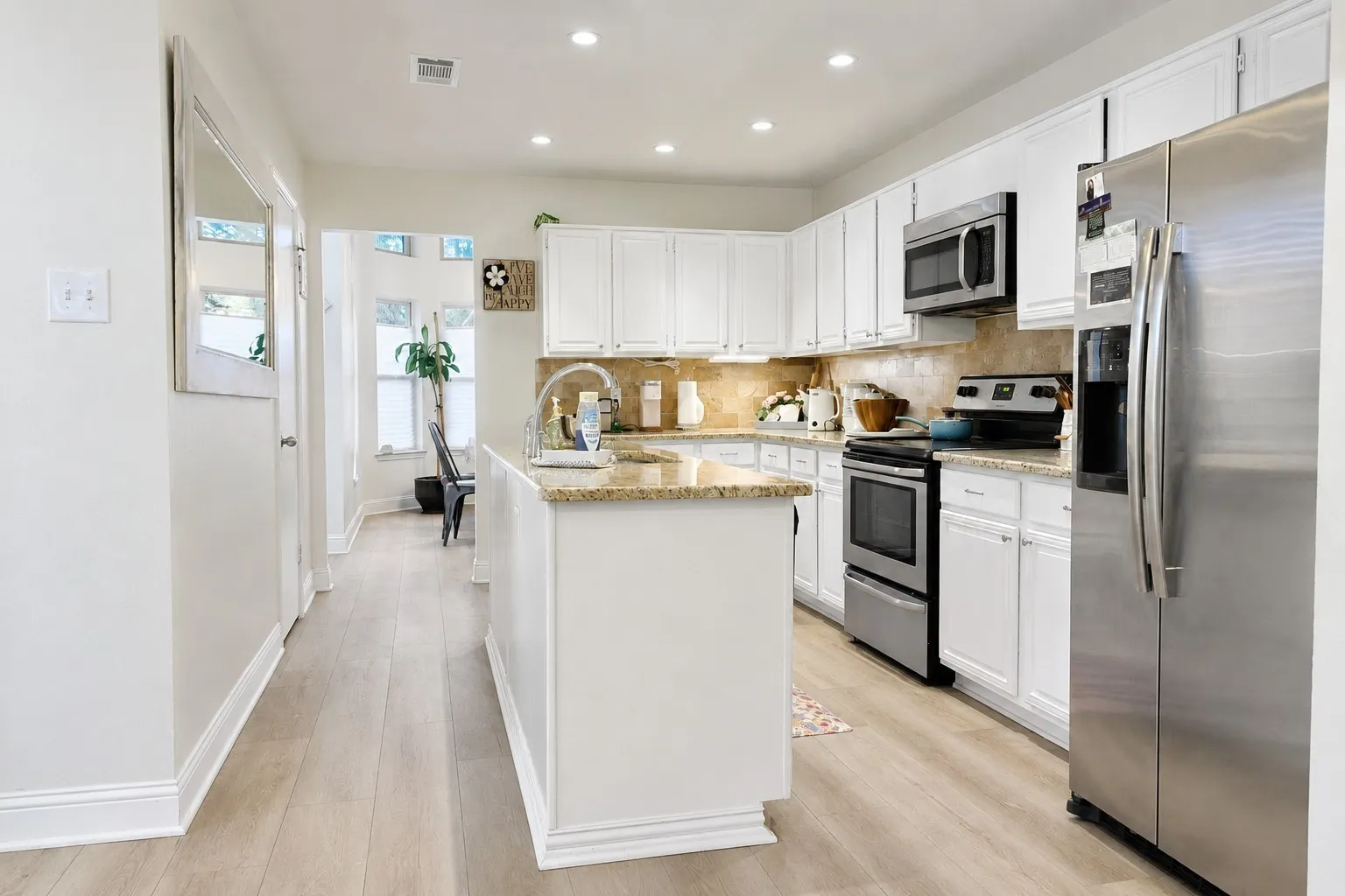 Single Family Residence For Sale in Rockwall County , 8909 Briarwood Drive, Rowlett, Texas 75088, 3 Bedroom, 2 Bathroom, 2 Garage spaces, 1,523 Sqft, built in 1985, mls#21320976, Real Estate Agent in Rowlett, Homes For Sale in Rockwall county, Homes For Sale in Rowlett, Realtor in Rowlett Texas, Real Estate Brokerage Independent Realty Texas, Luminita Cordes Realtor