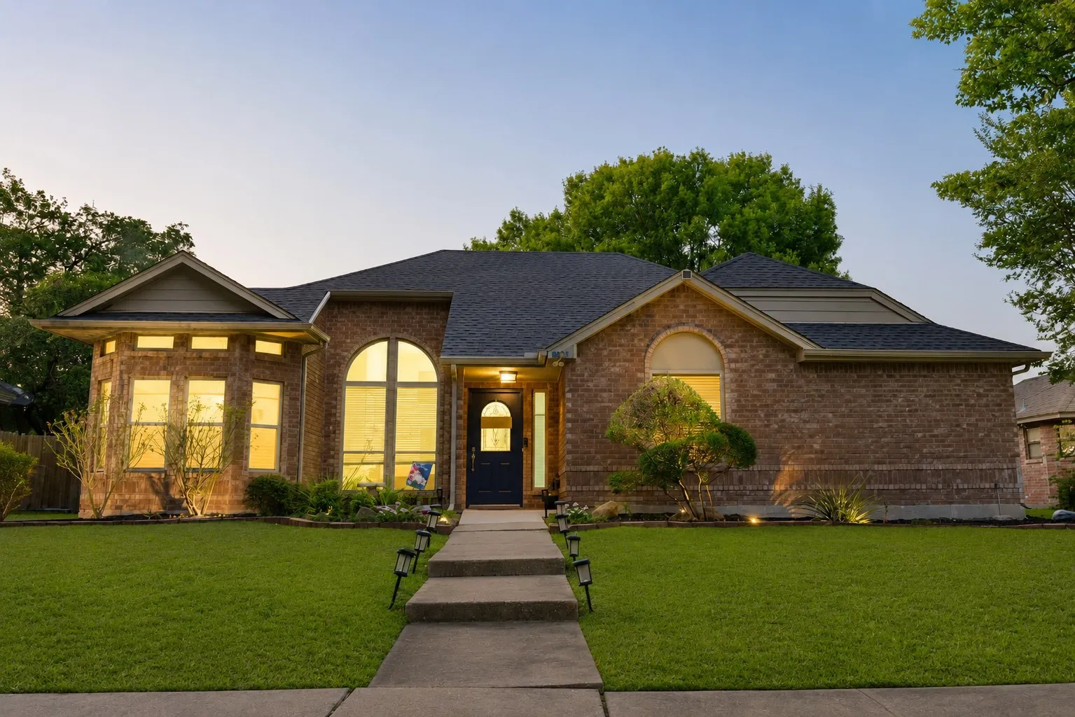 Single Family Residence For Sale in Rockwall County , 8909 Briarwood Drive, Rowlett, Texas 75088, 3 Bedroom, 2 Bathroom, 2 Garage spaces, 1,523 Sqft, built in 1985, mls#21320976, Real Estate Agent in Rowlett, Homes For Sale in Rockwall county, Homes For Sale in Rowlett, Realtor in Rowlett Texas, Real Estate Brokerage Independent Realty Texas, Luminita Cordes Realtor