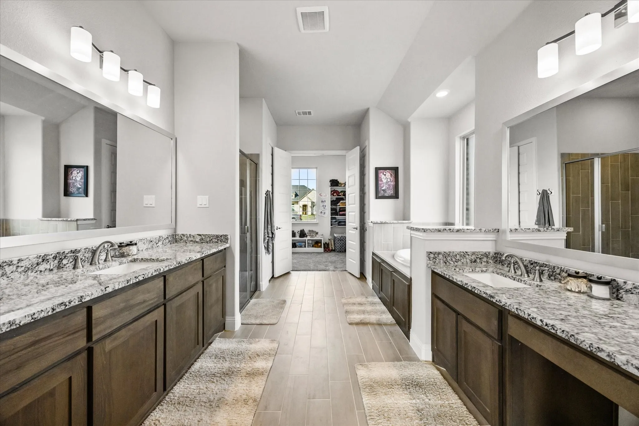 Single Family Residence For Rent in Kaufman County , 1600 Lynx Loop, Forney, Texas 75126, 4 Bedroom, 5 Bathroom, 3 Garage spaces, 3,352 Sqft, built in 2022, mls#21324435, Real Estate Agent in Forney, Homes For Rent in Kaufman county, Homes For Rent in Forney, Realtor in Forney Texas, Real Estate Brokerage Independent Realty Texas, Luminita Cordes Realtor