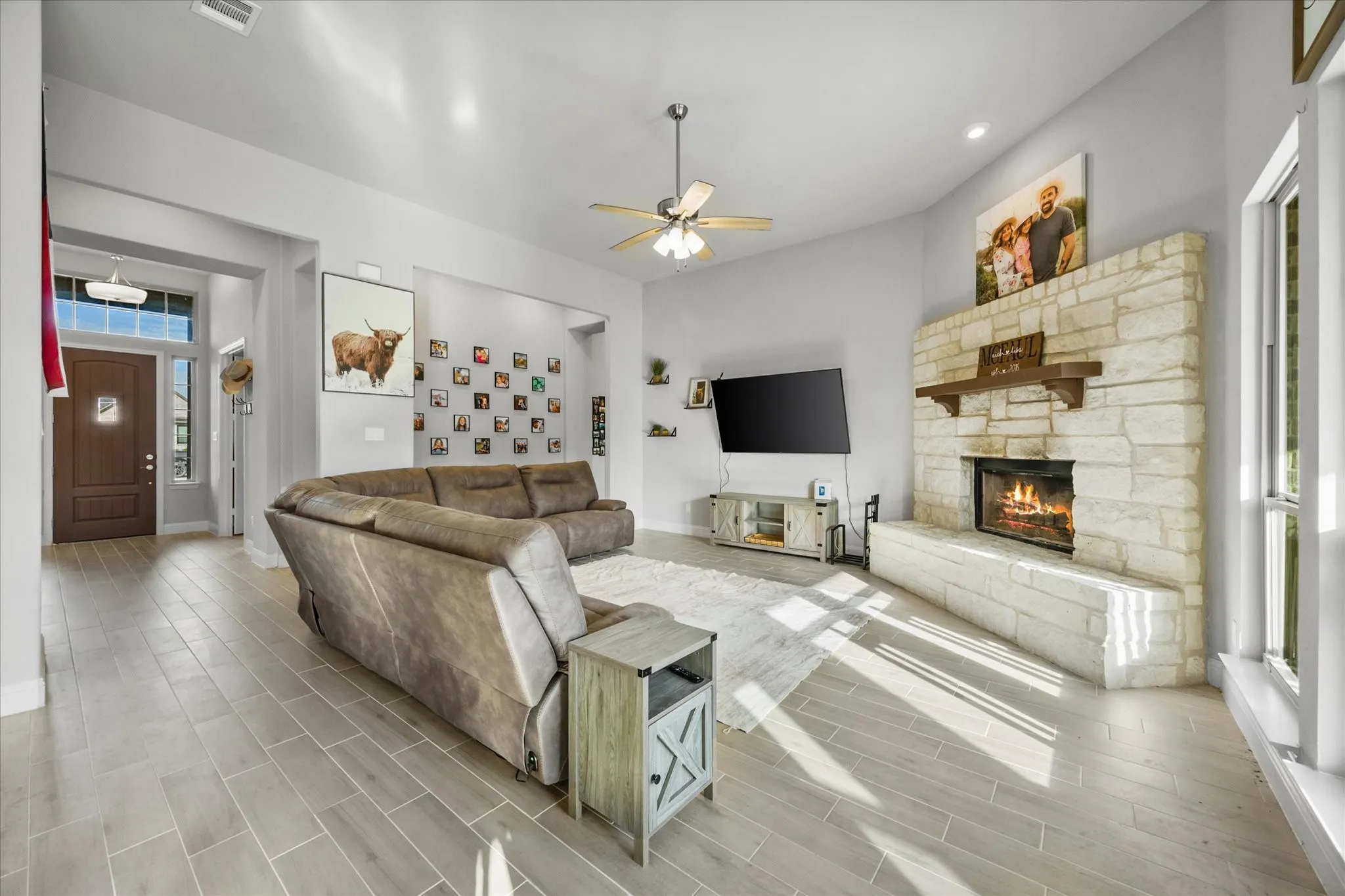 Single Family Residence For Rent in Kaufman County , 1600 Lynx Loop, Forney, Texas 75126, 4 Bedroom, 5 Bathroom, 3 Garage spaces, 3,352 Sqft, built in 2022, mls#21324435, Real Estate Agent in Forney, Homes For Rent in Kaufman county, Homes For Rent in Forney, Realtor in Forney Texas, Real Estate Brokerage Independent Realty Texas, Luminita Cordes Realtor