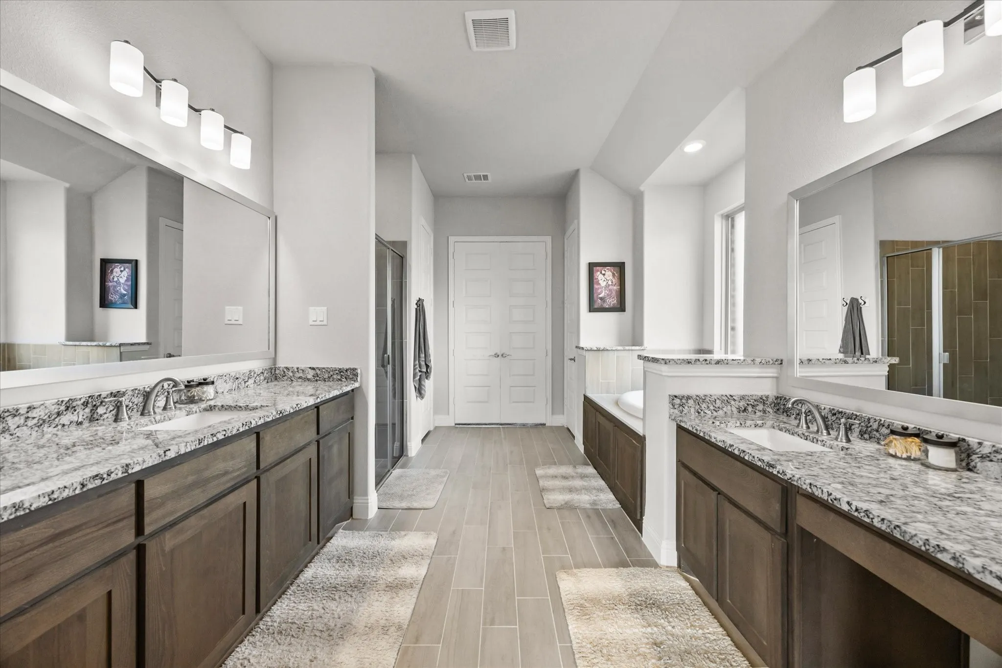 Single Family Residence For Rent in Kaufman County , 1600 Lynx Loop, Forney, Texas 75126, 4 Bedroom, 5 Bathroom, 3 Garage spaces, 3,352 Sqft, built in 2022, mls#21324435, Real Estate Agent in Forney, Homes For Rent in Kaufman county, Homes For Rent in Forney, Realtor in Forney Texas, Real Estate Brokerage Independent Realty Texas, Luminita Cordes Realtor