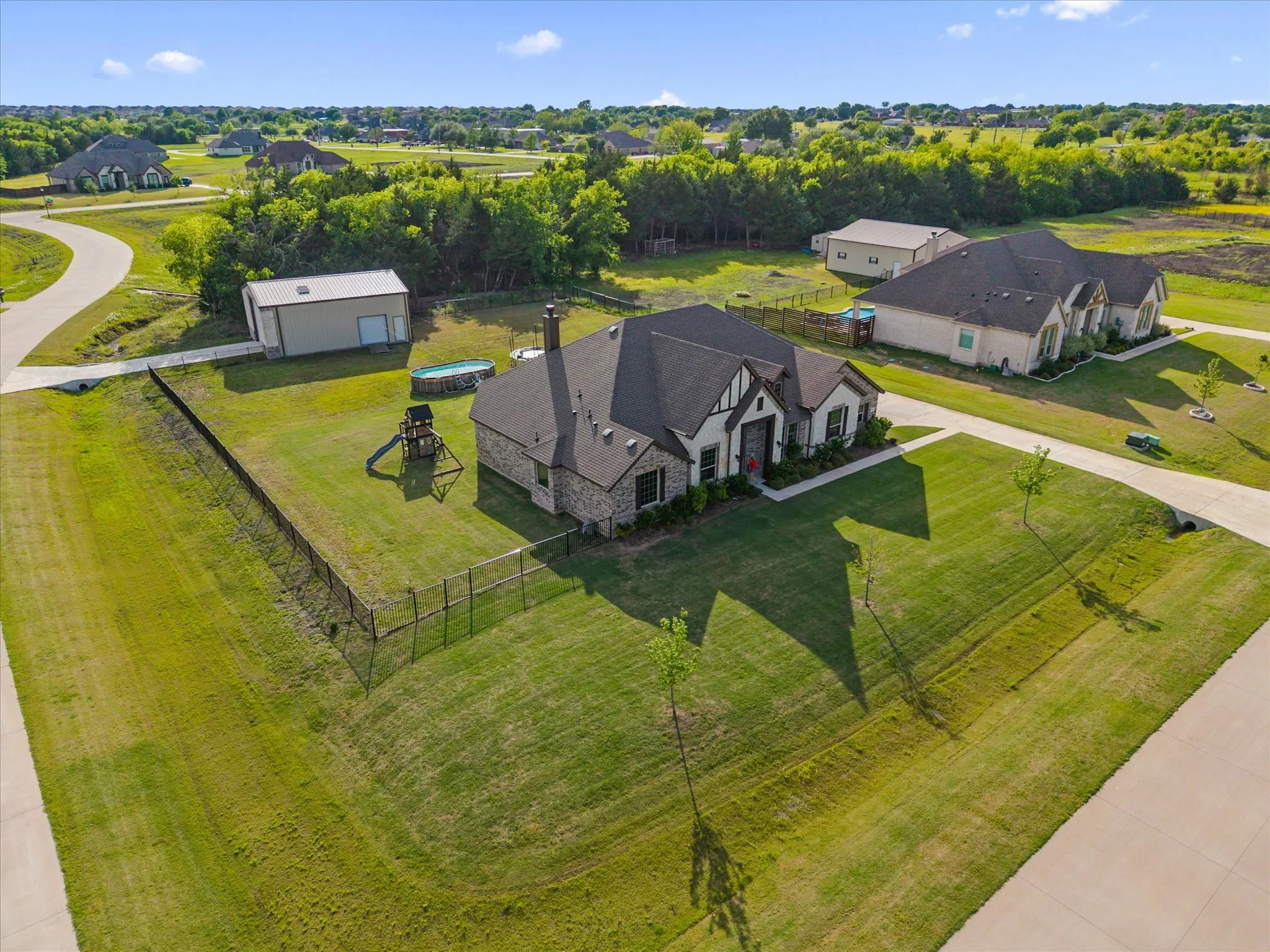 Single Family Residence For Rent in Kaufman County , 1600 Lynx Loop, Forney, Texas 75126, 4 Bedroom, 5 Bathroom, 3 Garage spaces, 3,352 Sqft, built in 2022, mls#21324435, Real Estate Agent in Forney, Homes For Rent in Kaufman county, Homes For Rent in Forney, Realtor in Forney Texas, Real Estate Brokerage Independent Realty Texas, Luminita Cordes Realtor