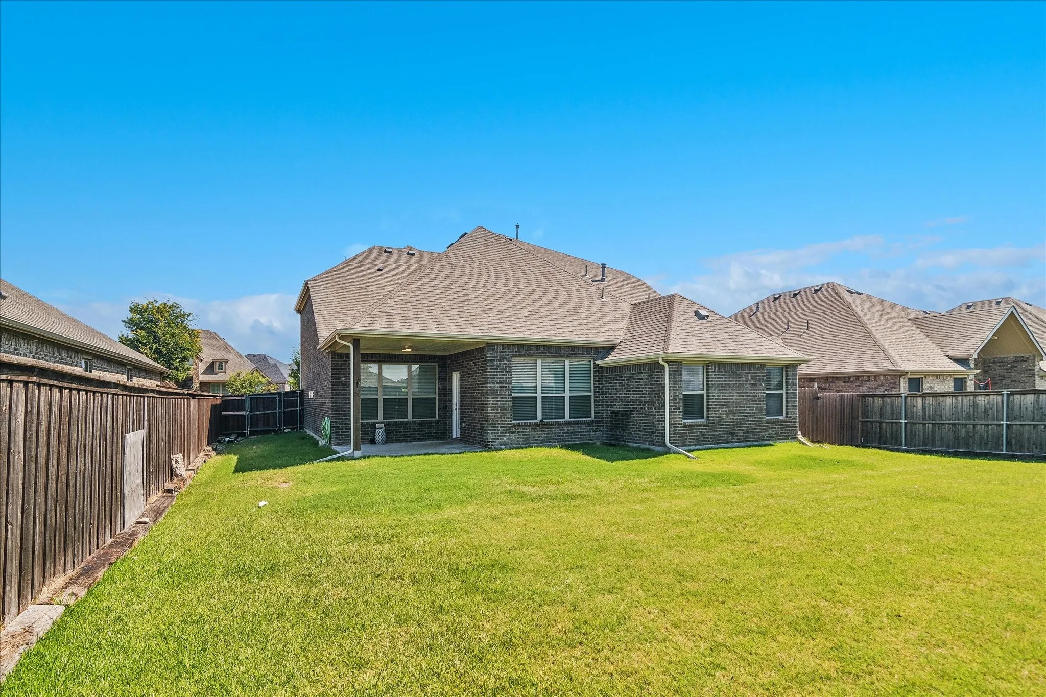 Single Family Residence For Sale in Rockwall County , 1742 Amalfi Drive, Mclendon Chisholm, Texas 75032, 5 Bedroom, 4 Bathroom, 2 Garage spaces, 2,667 Sqft, built in 2019, mls#21321927, Real Estate Agent in Mclendon Chisholm, Homes For Sale in Rockwall county, Homes For Sale in Mclendon Chisholm, Realtor in Mclendon Chisholm Texas, Real Estate Brokerage Independent Realty Texas, Luminita Cordes Realtor