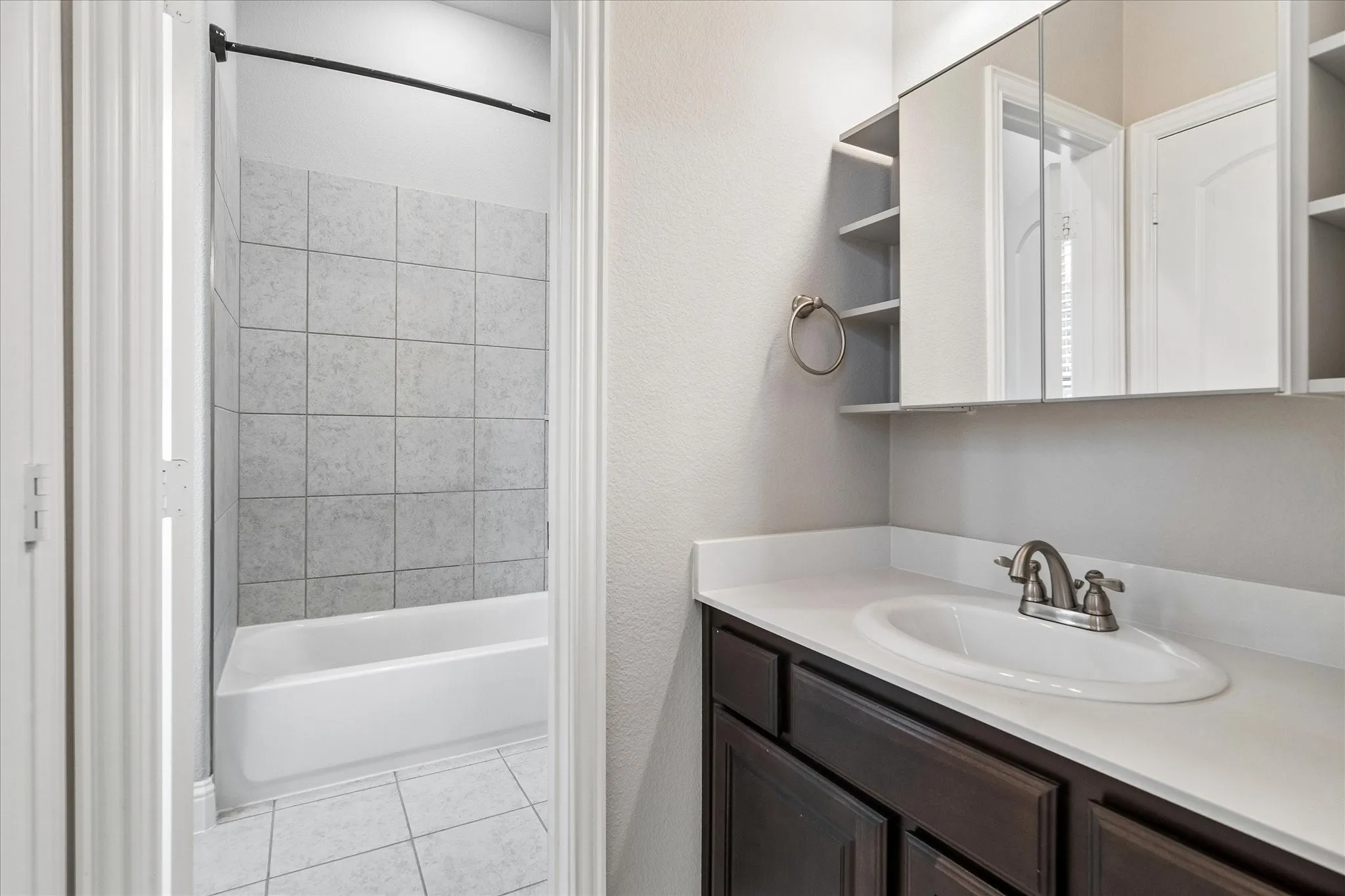 Single Family Residence For Sale in Rockwall County , 1742 Amalfi Drive, Mclendon Chisholm, Texas 75032, 5 Bedroom, 4 Bathroom, 2 Garage spaces, 2,667 Sqft, built in 2019, mls#21321927, Real Estate Agent in Mclendon Chisholm, Homes For Sale in Rockwall county, Homes For Sale in Mclendon Chisholm, Realtor in Mclendon Chisholm Texas, Real Estate Brokerage Independent Realty Texas, Luminita Cordes Realtor
