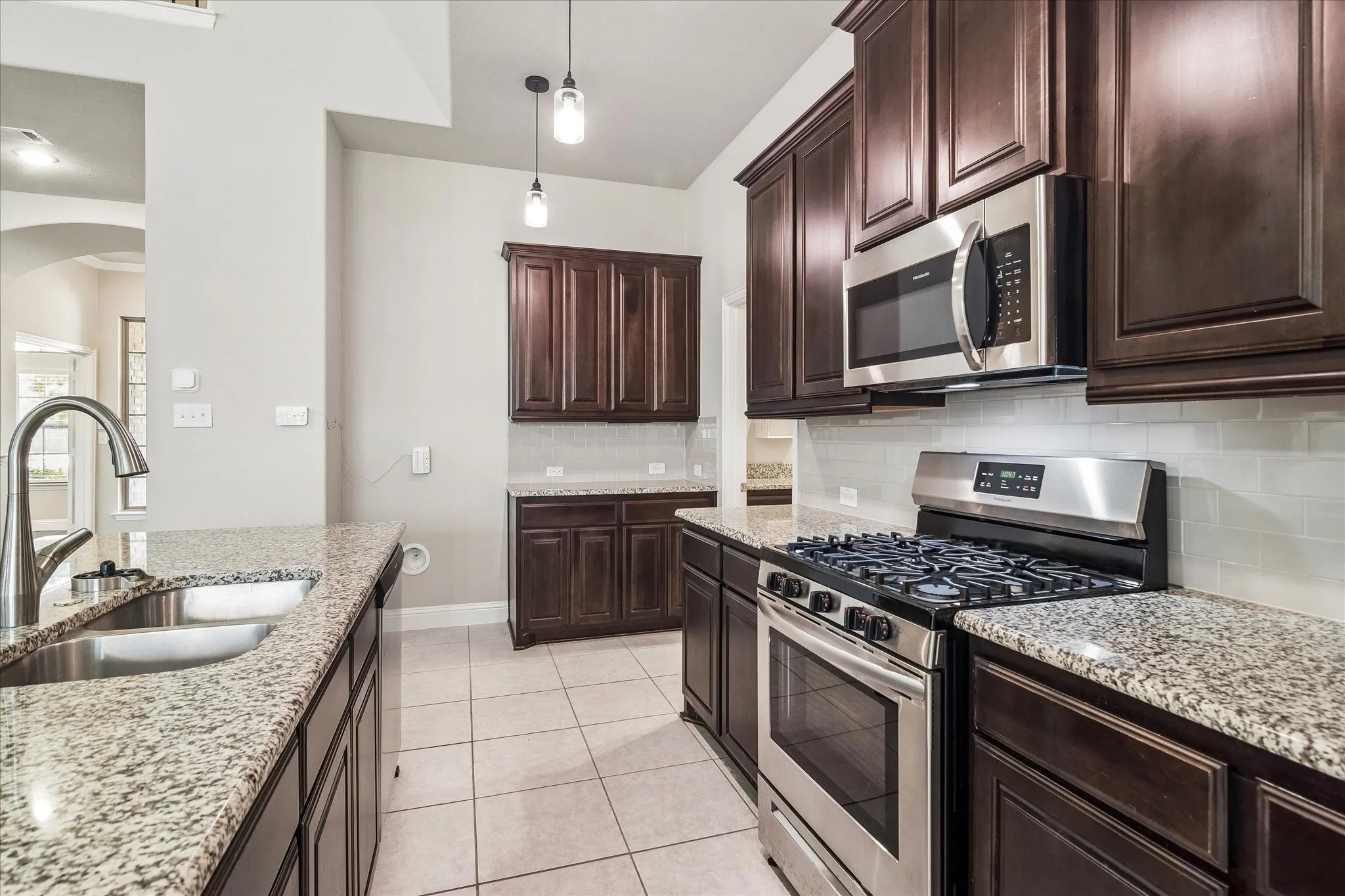 Single Family Residence For Sale in Rockwall County , 1742 Amalfi Drive, Mclendon Chisholm, Texas 75032, 5 Bedroom, 4 Bathroom, 2 Garage spaces, 2,667 Sqft, built in 2019, mls#21321927, Real Estate Agent in Mclendon Chisholm, Homes For Sale in Rockwall county, Homes For Sale in Mclendon Chisholm, Realtor in Mclendon Chisholm Texas, Real Estate Brokerage Independent Realty Texas, Luminita Cordes Realtor
