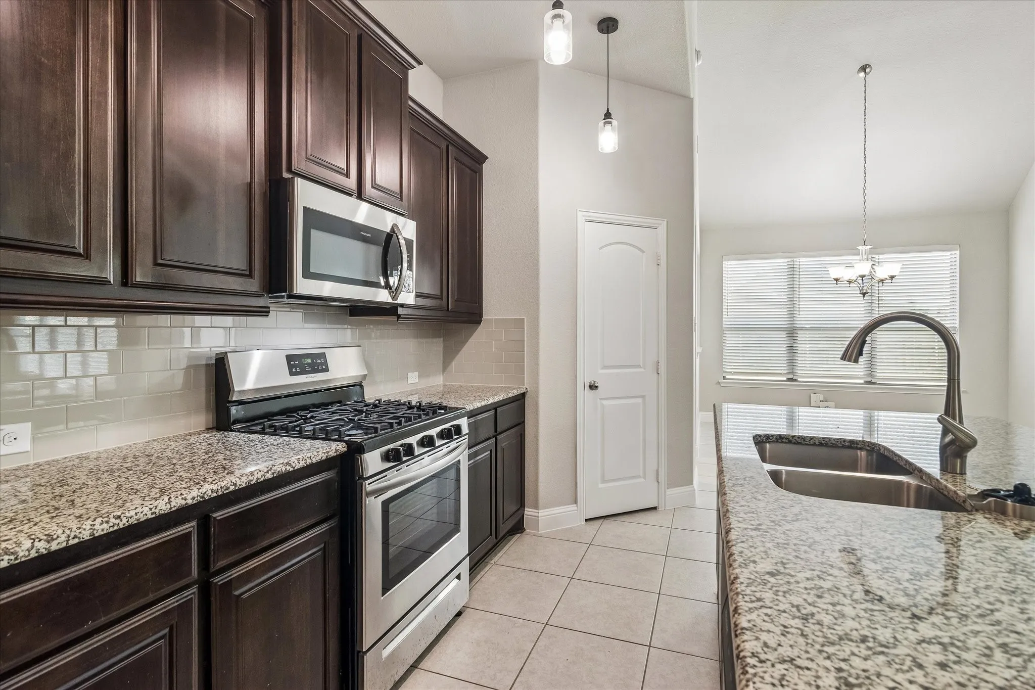 Single Family Residence For Sale in Rockwall County , 1742 Amalfi Drive, Mclendon Chisholm, Texas 75032, 5 Bedroom, 4 Bathroom, 2 Garage spaces, 2,667 Sqft, built in 2019, mls#21321927, Real Estate Agent in Mclendon Chisholm, Homes For Sale in Rockwall county, Homes For Sale in Mclendon Chisholm, Realtor in Mclendon Chisholm Texas, Real Estate Brokerage Independent Realty Texas, Luminita Cordes Realtor