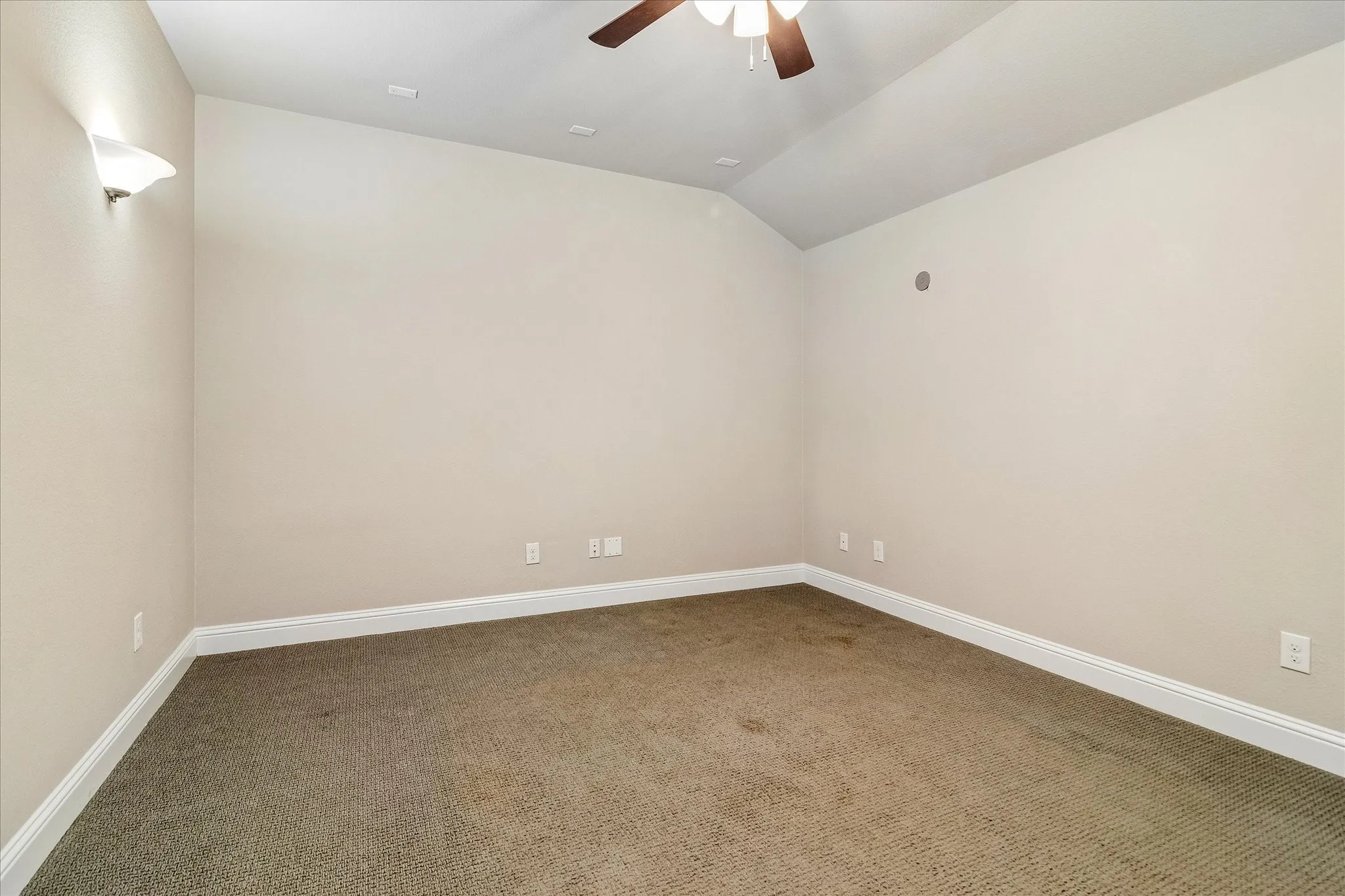 Single Family Residence For Sale in Rockwall County , 1742 Amalfi Drive, Mclendon Chisholm, Texas 75032, 5 Bedroom, 4 Bathroom, 2 Garage spaces, 2,667 Sqft, built in 2019, mls#21321927, Real Estate Agent in Mclendon Chisholm, Homes For Sale in Rockwall county, Homes For Sale in Mclendon Chisholm, Realtor in Mclendon Chisholm Texas, Real Estate Brokerage Independent Realty Texas, Luminita Cordes Realtor