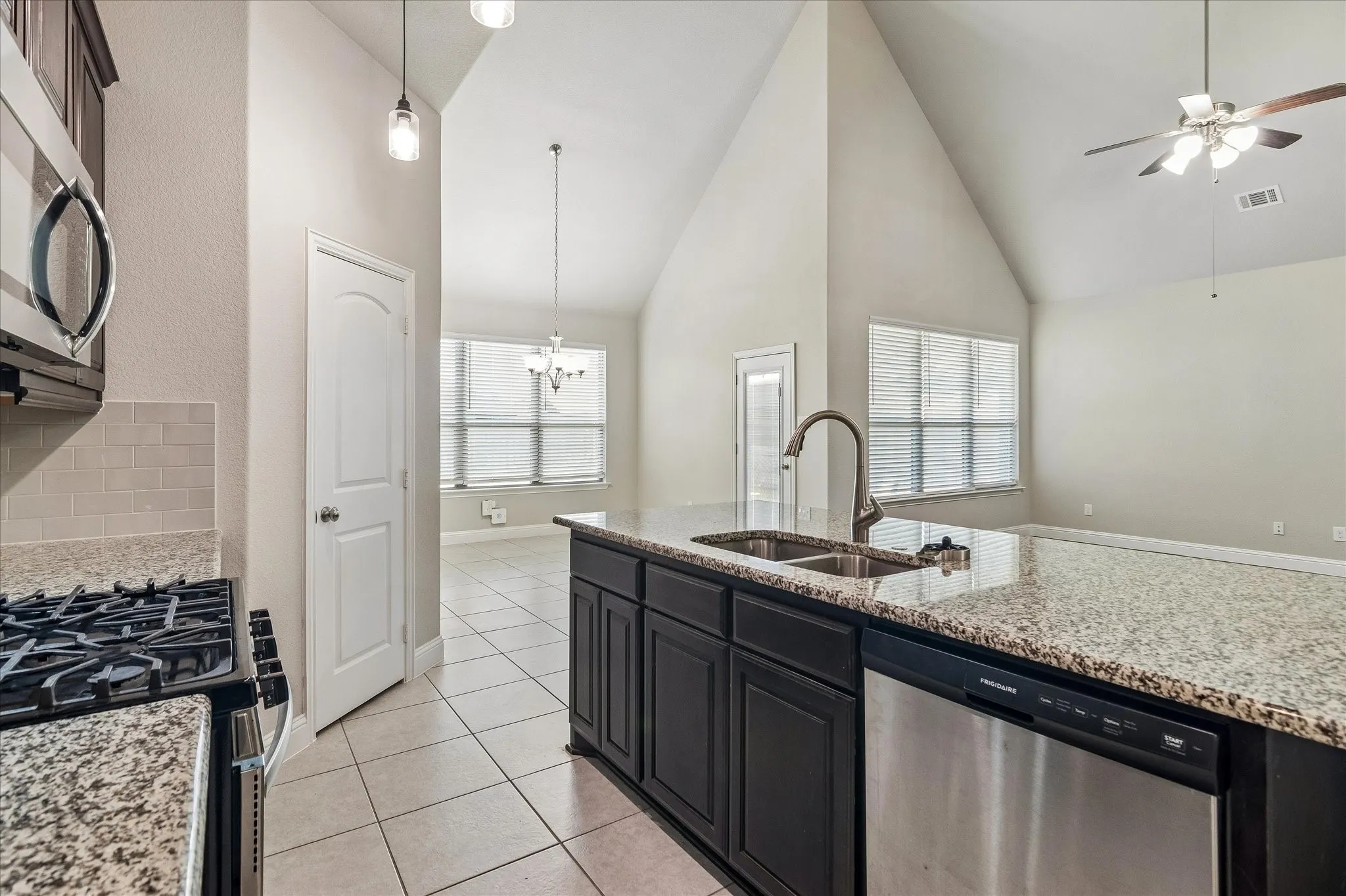 Single Family Residence For Sale in Rockwall County , 1742 Amalfi Drive, Mclendon Chisholm, Texas 75032, 5 Bedroom, 4 Bathroom, 2 Garage spaces, 2,667 Sqft, built in 2019, mls#21321927, Real Estate Agent in Mclendon Chisholm, Homes For Sale in Rockwall county, Homes For Sale in Mclendon Chisholm, Realtor in Mclendon Chisholm Texas, Real Estate Brokerage Independent Realty Texas, Luminita Cordes Realtor