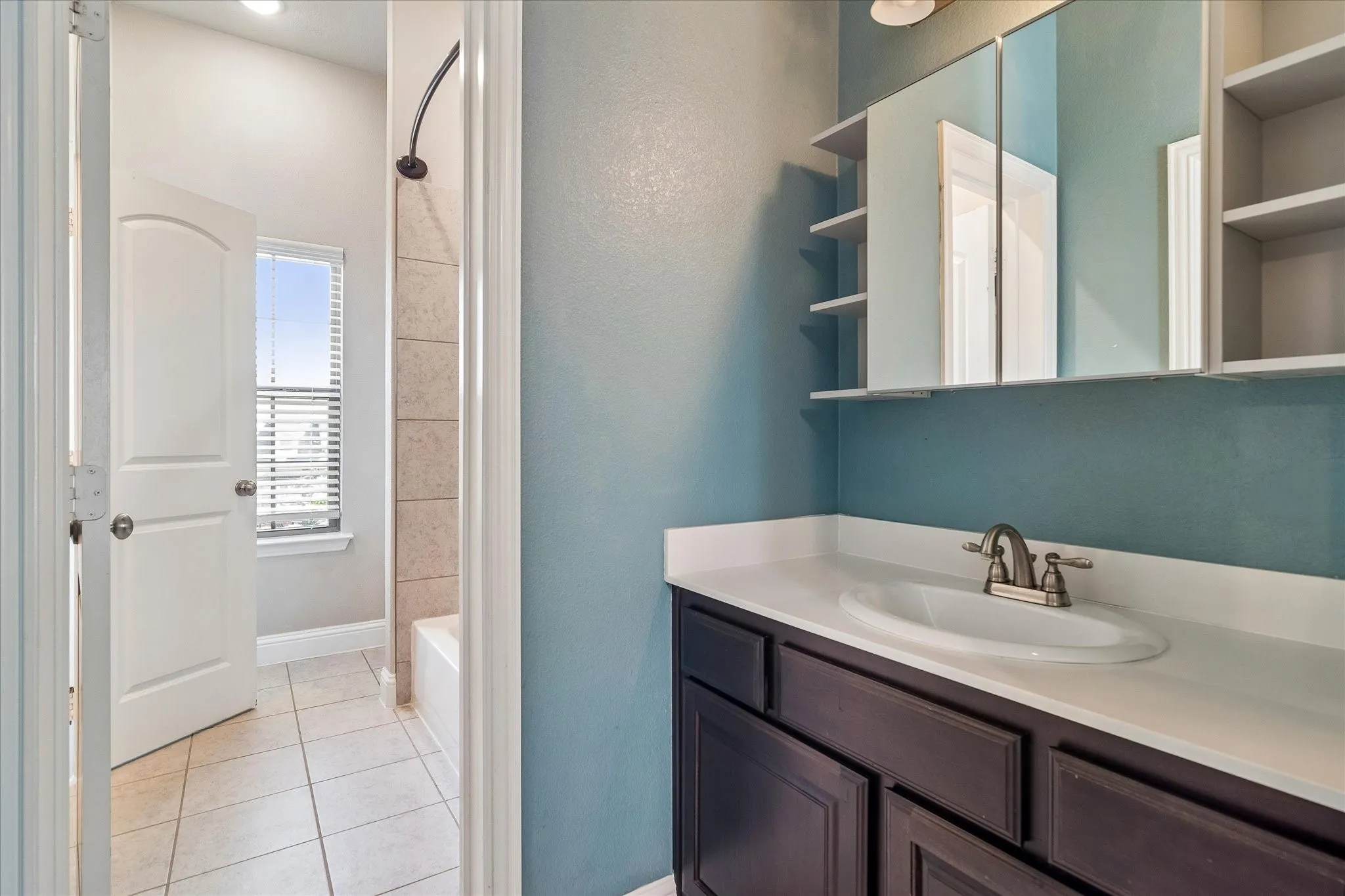 Single Family Residence For Sale in Rockwall County , 1742 Amalfi Drive, Mclendon Chisholm, Texas 75032, 5 Bedroom, 4 Bathroom, 2 Garage spaces, 2,667 Sqft, built in 2019, mls#21321927, Real Estate Agent in Mclendon Chisholm, Homes For Sale in Rockwall county, Homes For Sale in Mclendon Chisholm, Realtor in Mclendon Chisholm Texas, Real Estate Brokerage Independent Realty Texas, Luminita Cordes Realtor