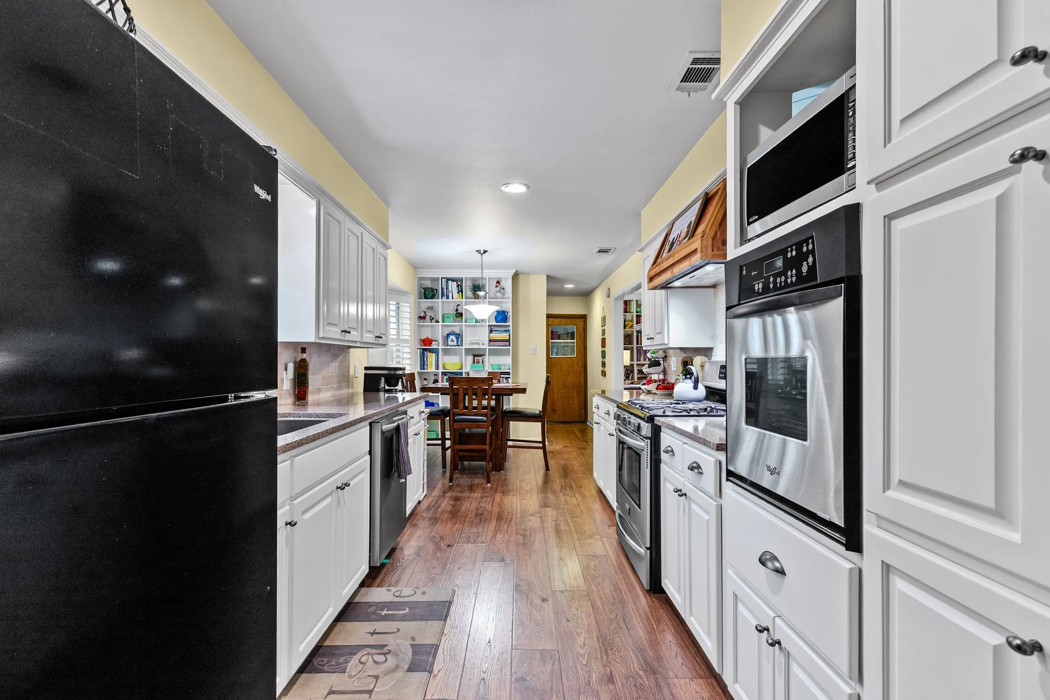 Single Family Residence For Sale in Hunt County , 2712 Rix Street, Commerce, Texas 75428, 3 Bedroom, 3 Bathroom, 2 Garage spaces, 1,802 Sqft, built in 1967, mls#21324256, Real Estate Agent in Commerce, Homes For Sale in Hunt county, Homes For Sale in Commerce, Realtor in Commerce Texas, Real Estate Brokerage Independent Realty Texas, Luminita Cordes Realtor