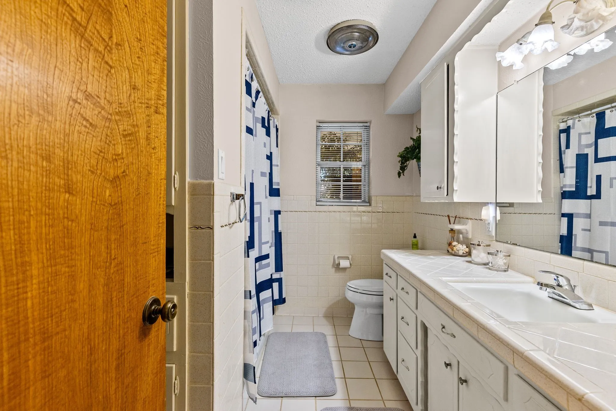 Single Family Residence For Sale in Hunt County , 2712 Rix Street, Commerce, Texas 75428, 3 Bedroom, 3 Bathroom, 2 Garage spaces, 1,802 Sqft, built in 1967, mls#21324256, Real Estate Agent in Commerce, Homes For Sale in Hunt county, Homes For Sale in Commerce, Realtor in Commerce Texas, Real Estate Brokerage Independent Realty Texas, Luminita Cordes Realtor