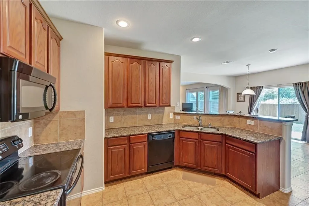 Single Family Residence For Rent in Denton County , 5000 Del Rey Circle, Denton, Texas 76208, 4 Bedroom, 3 Bathroom, 2 Garage spaces, 2,382 Sqft, built in 2008, mls#21323840, Real Estate Agent in Denton, Homes For Rent in Denton county, Homes For Rent in Denton, Realtor in Denton Texas, Real Estate Brokerage Independent Realty Texas, Luminita Cordes Realtor