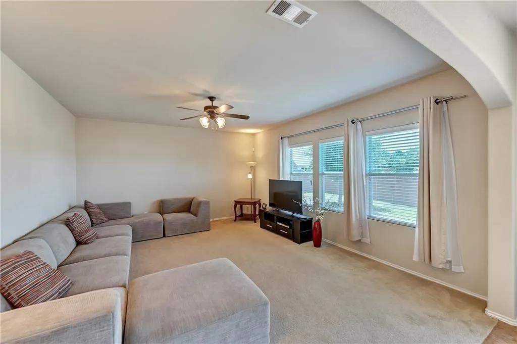 Single Family Residence For Rent in Denton County , 5000 Del Rey Circle, Denton, Texas 76208, 4 Bedroom, 3 Bathroom, 2 Garage spaces, 2,382 Sqft, built in 2008, mls#21323840, Real Estate Agent in Denton, Homes For Rent in Denton county, Homes For Rent in Denton, Realtor in Denton Texas, Real Estate Brokerage Independent Realty Texas, Luminita Cordes Realtor