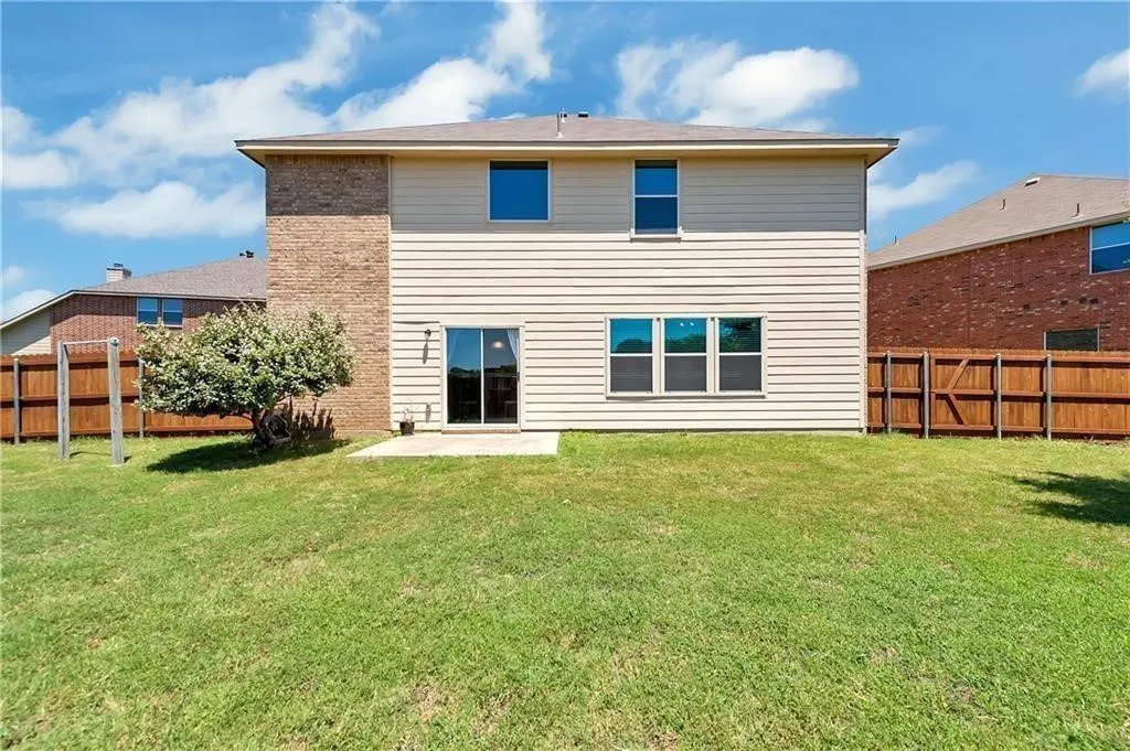 Single Family Residence For Rent in Denton County , 5000 Del Rey Circle, Denton, Texas 76208, 4 Bedroom, 3 Bathroom, 2 Garage spaces, 2,382 Sqft, built in 2008, mls#21323840, Real Estate Agent in Denton, Homes For Rent in Denton county, Homes For Rent in Denton, Realtor in Denton Texas, Real Estate Brokerage Independent Realty Texas, Luminita Cordes Realtor