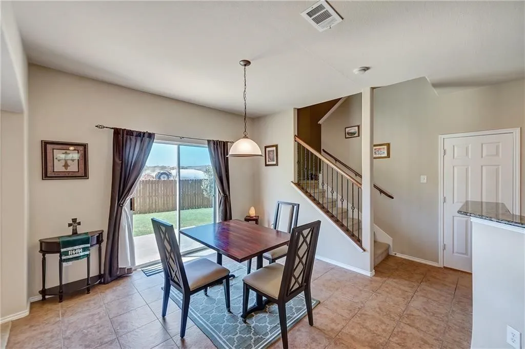 Single Family Residence For Rent in Denton County , 5000 Del Rey Circle, Denton, Texas 76208, 4 Bedroom, 3 Bathroom, 2 Garage spaces, 2,382 Sqft, built in 2008, mls#21323840, Real Estate Agent in Denton, Homes For Rent in Denton county, Homes For Rent in Denton, Realtor in Denton Texas, Real Estate Brokerage Independent Realty Texas, Luminita Cordes Realtor