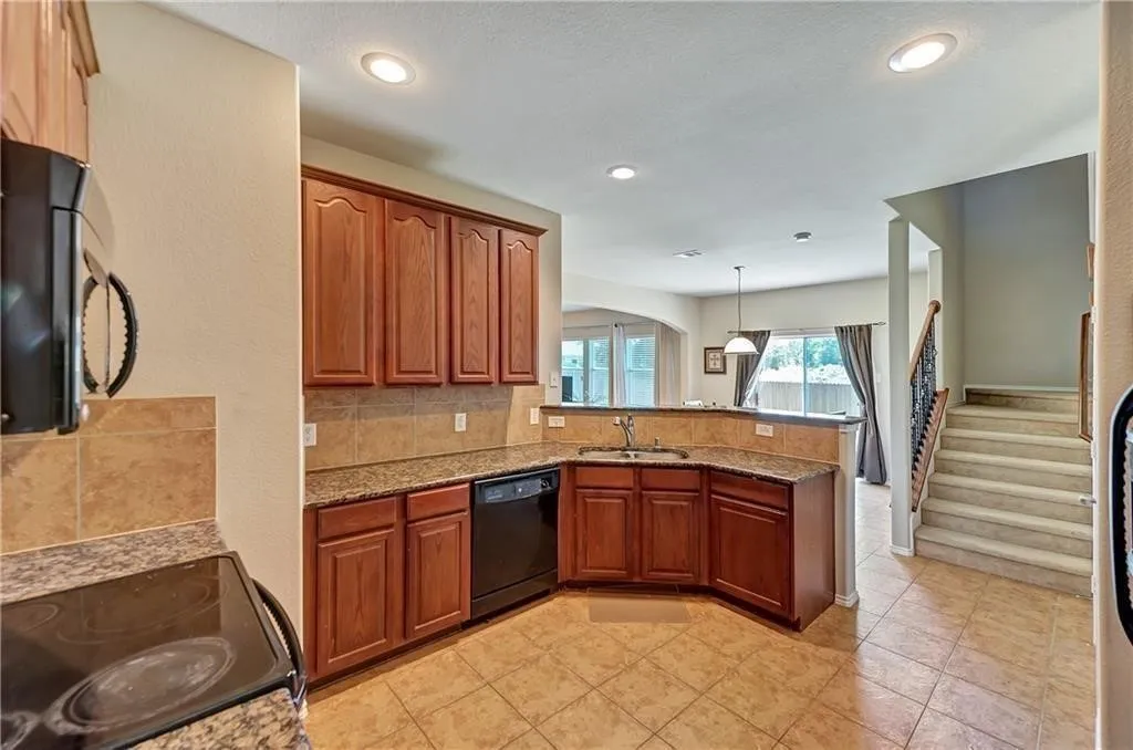 Single Family Residence For Rent in Denton County , 5000 Del Rey Circle, Denton, Texas 76208, 4 Bedroom, 3 Bathroom, 2 Garage spaces, 2,382 Sqft, built in 2008, mls#21323840, Real Estate Agent in Denton, Homes For Rent in Denton county, Homes For Rent in Denton, Realtor in Denton Texas, Real Estate Brokerage Independent Realty Texas, Luminita Cordes Realtor