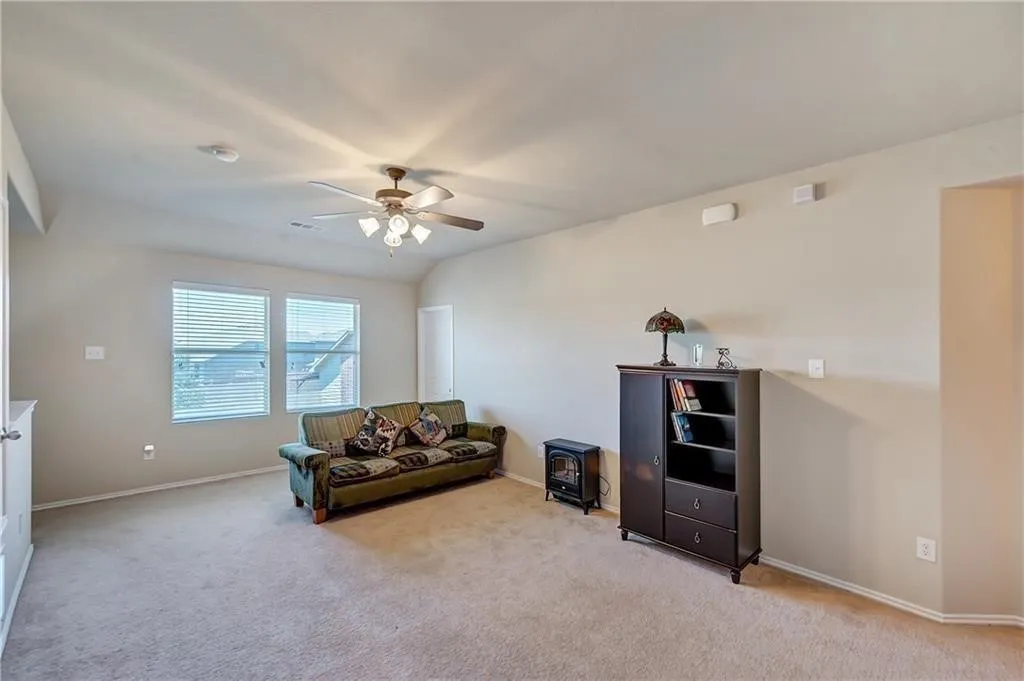 Single Family Residence For Rent in Denton County , 5000 Del Rey Circle, Denton, Texas 76208, 4 Bedroom, 3 Bathroom, 2 Garage spaces, 2,382 Sqft, built in 2008, mls#21323840, Real Estate Agent in Denton, Homes For Rent in Denton county, Homes For Rent in Denton, Realtor in Denton Texas, Real Estate Brokerage Independent Realty Texas, Luminita Cordes Realtor
