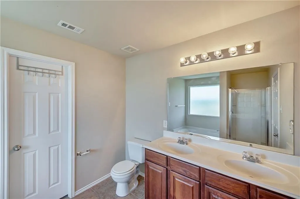 Single Family Residence For Rent in Denton County , 5000 Del Rey Circle, Denton, Texas 76208, 4 Bedroom, 3 Bathroom, 2 Garage spaces, 2,382 Sqft, built in 2008, mls#21323840, Real Estate Agent in Denton, Homes For Rent in Denton county, Homes For Rent in Denton, Realtor in Denton Texas, Real Estate Brokerage Independent Realty Texas, Luminita Cordes Realtor