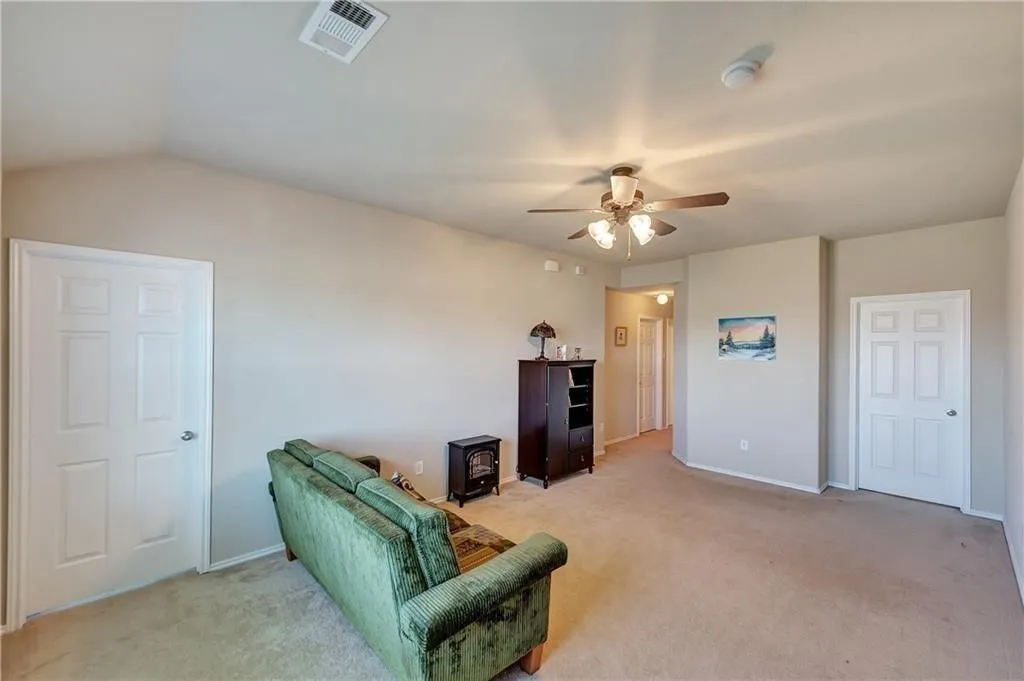 Single Family Residence For Rent in Denton County , 5000 Del Rey Circle, Denton, Texas 76208, 4 Bedroom, 3 Bathroom, 2 Garage spaces, 2,382 Sqft, built in 2008, mls#21323840, Real Estate Agent in Denton, Homes For Rent in Denton county, Homes For Rent in Denton, Realtor in Denton Texas, Real Estate Brokerage Independent Realty Texas, Luminita Cordes Realtor
