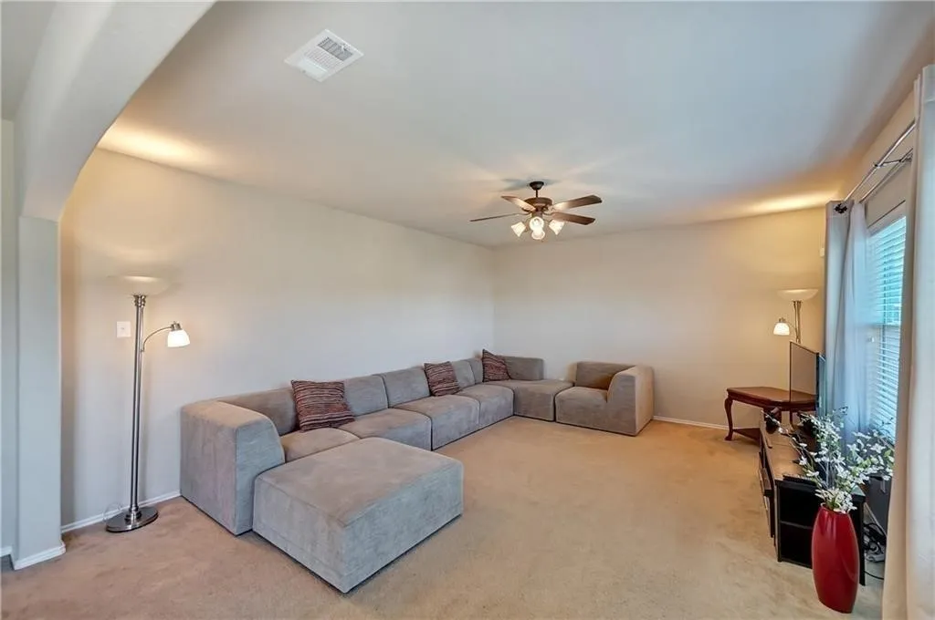 Single Family Residence For Rent in Denton County , 5000 Del Rey Circle, Denton, Texas 76208, 4 Bedroom, 3 Bathroom, 2 Garage spaces, 2,382 Sqft, built in 2008, mls#21323840, Real Estate Agent in Denton, Homes For Rent in Denton county, Homes For Rent in Denton, Realtor in Denton Texas, Real Estate Brokerage Independent Realty Texas, Luminita Cordes Realtor