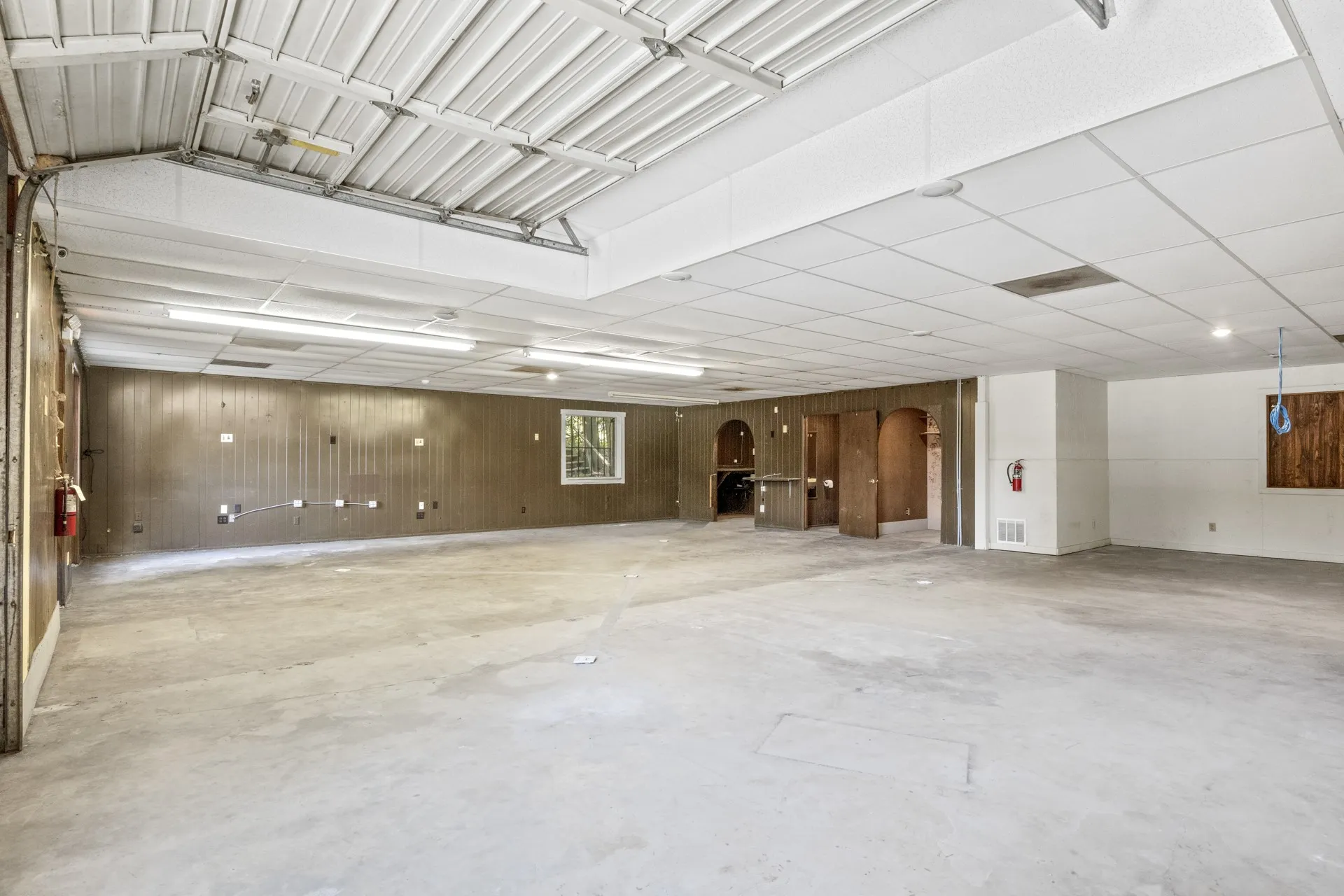 Office For Sale in Morris County , 450 S Hwy 259, Daingerfield, Texas 75638, 0, 0, Garage spaces, 0 Sqft, built in 1977, Price $210,000, mls#21324175, Real Estate Agent in Daingerfield, Homes For Sale in Morris county, Homes For Sale in Daingerfield, Realtor in Daingerfield Texas, Real Estate Brokerage Independent Realty Texas, Luminita Cordes Realtor