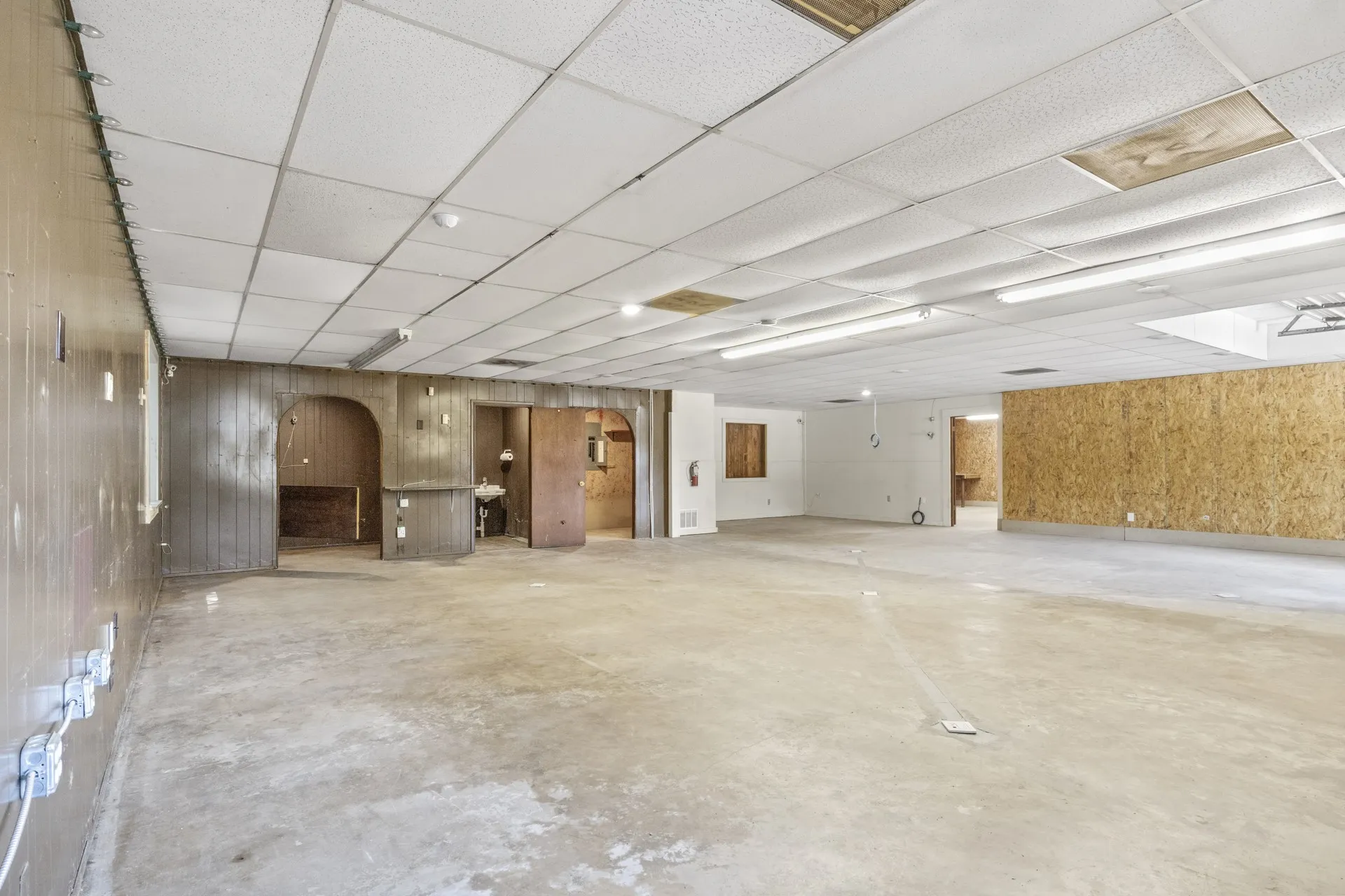 Office For Sale in Morris County , 450 S Hwy 259, Daingerfield, Texas 75638, 0, 0, Garage spaces, 0 Sqft, built in 1977, Price $210,000, mls#21324175, Real Estate Agent in Daingerfield, Homes For Sale in Morris county, Homes For Sale in Daingerfield, Realtor in Daingerfield Texas, Real Estate Brokerage Independent Realty Texas, Luminita Cordes Realtor
