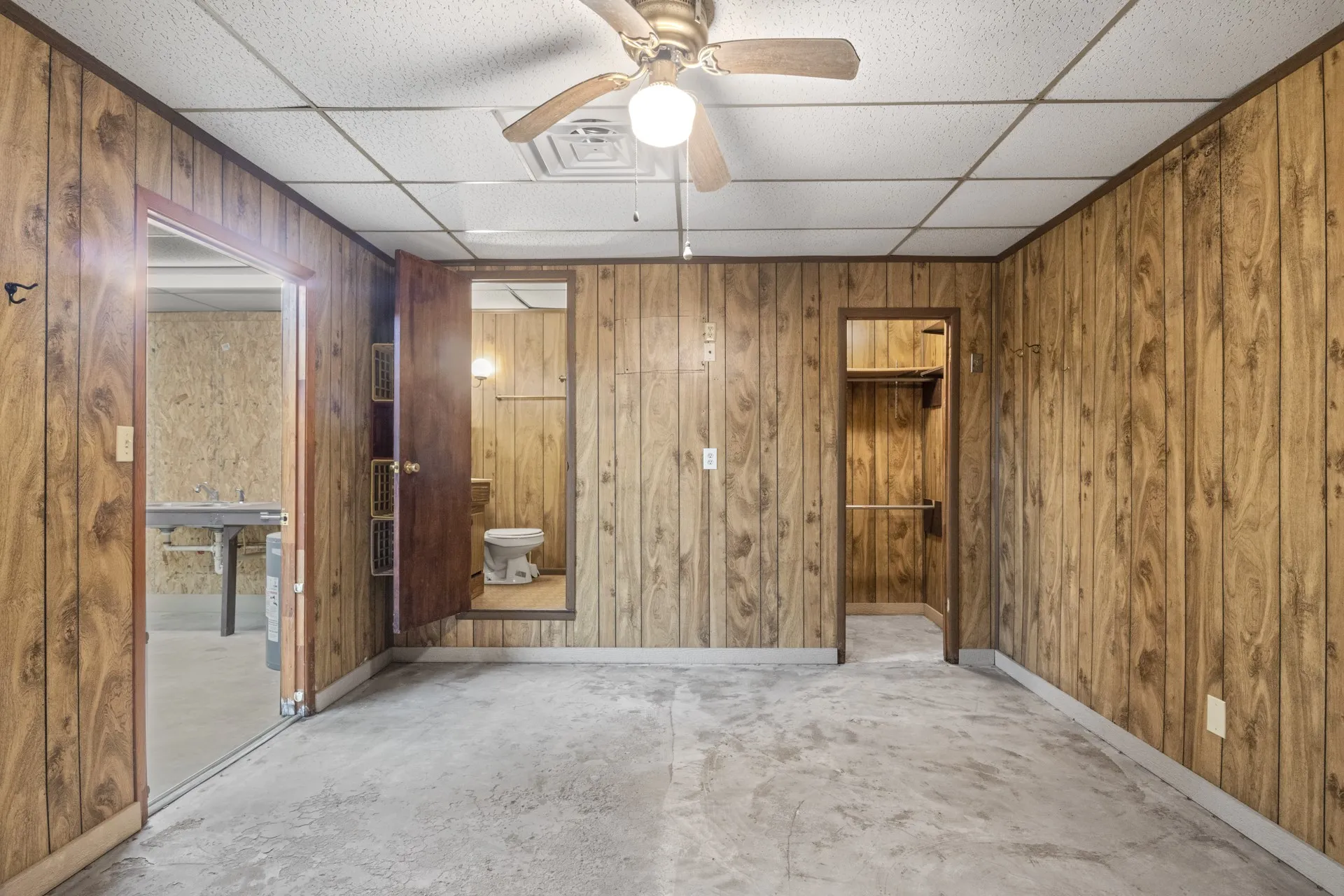 Office For Sale in Morris County , 450 S Hwy 259, Daingerfield, Texas 75638, 0, 0, Garage spaces, 0 Sqft, built in 1977, Price $210,000, mls#21324175, Real Estate Agent in Daingerfield, Homes For Sale in Morris county, Homes For Sale in Daingerfield, Realtor in Daingerfield Texas, Real Estate Brokerage Independent Realty Texas, Luminita Cordes Realtor