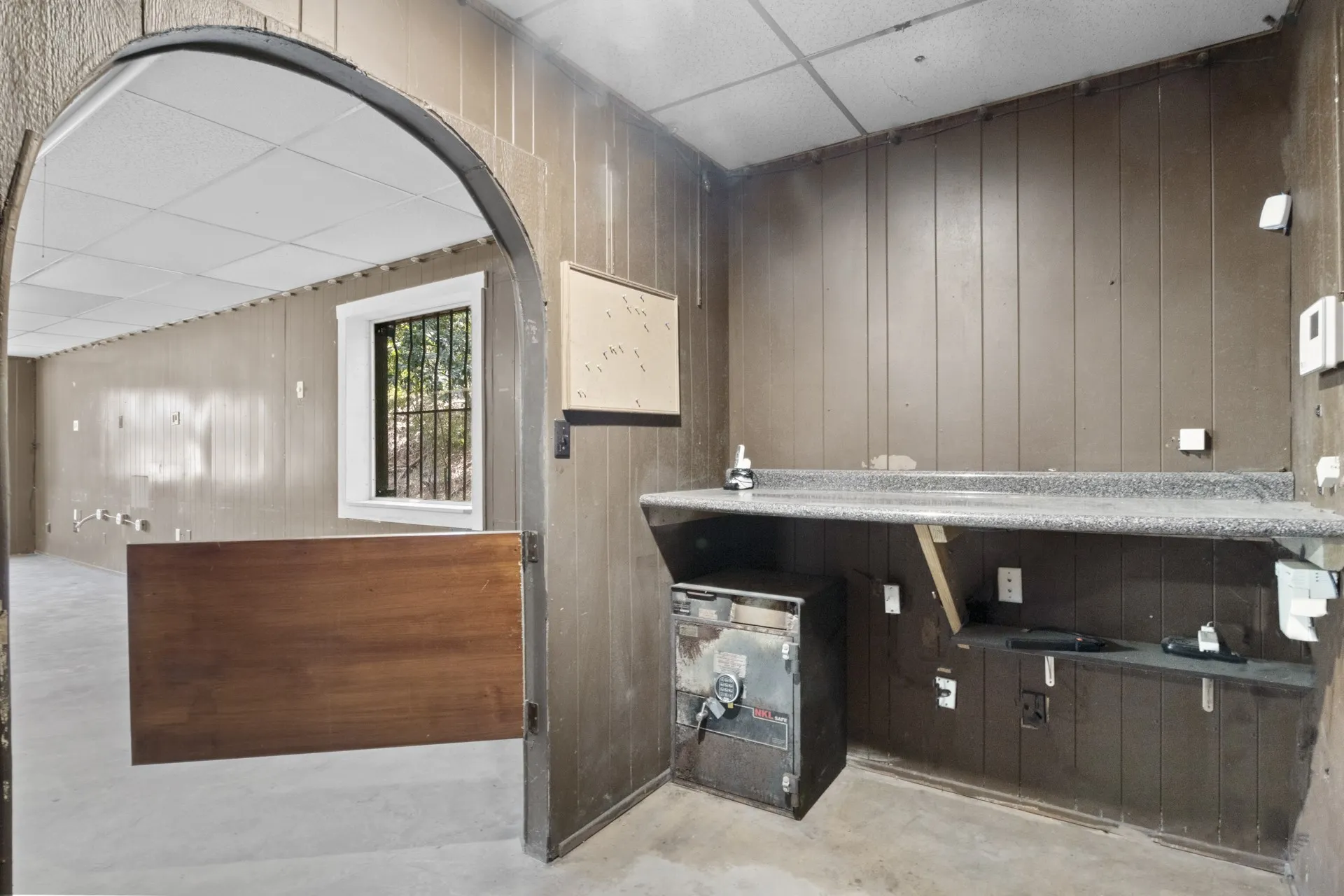 Office For Sale in Morris County , 450 S Hwy 259, Daingerfield, Texas 75638, 0, 0, Garage spaces, 0 Sqft, built in 1977, Price $210,000, mls#21324175, Real Estate Agent in Daingerfield, Homes For Sale in Morris county, Homes For Sale in Daingerfield, Realtor in Daingerfield Texas, Real Estate Brokerage Independent Realty Texas, Luminita Cordes Realtor