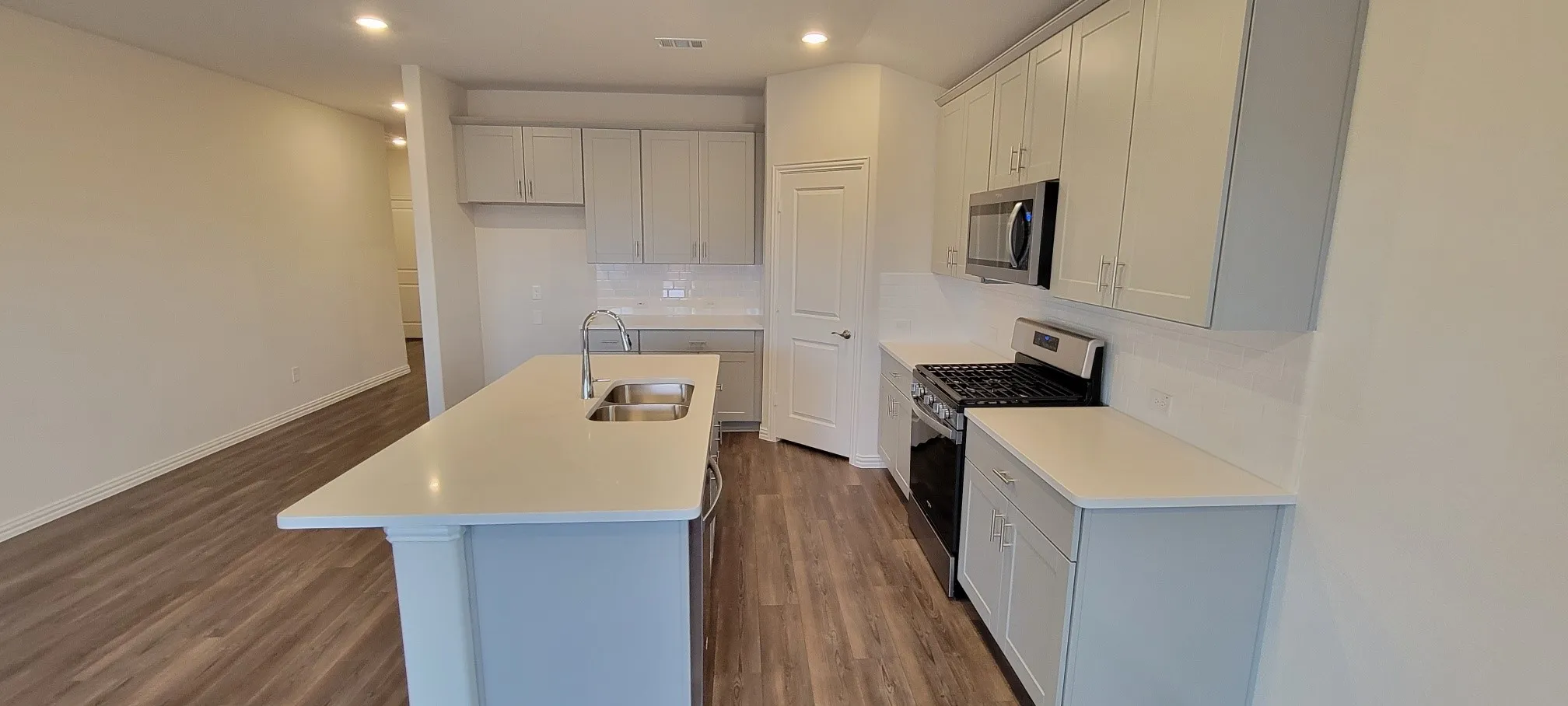 Single Family Residence For Rent in Tarrant County , 2633 Oneida Lane, Fort Worth, Texas 76179, 4 Bedrooms, 3 Bathrooms, 2 Garage spaces, 2,047 Sqft, built in 2023, Price $2,850, mls#21324481, Real Estate Agent in Fort Worth, Homes For Rent in Tarrant county, Homes For Rent in Fort Worth, Realtor in Fort Worth Texas, Real Estate Brokerage Independent Realty Texas, Luminita Cordes Realtor