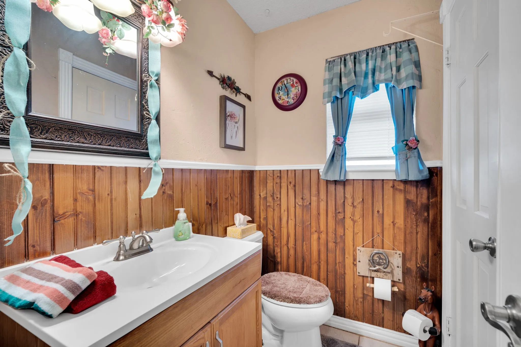 Single Family Residence For Sale in Hill County , 468 Fm 2960, Whitney, Texas 76692, 3 Bedroom, 3 Bathroom, Garage spaces, 3,132 Sqft, built in 1978, mls#21323027, Real Estate Agent in Whitney, Homes For Sale in Hill county, Homes For Sale in Whitney, Realtor in Whitney Texas, Real Estate Brokerage Independent Realty Texas, Luminita Cordes Realtor