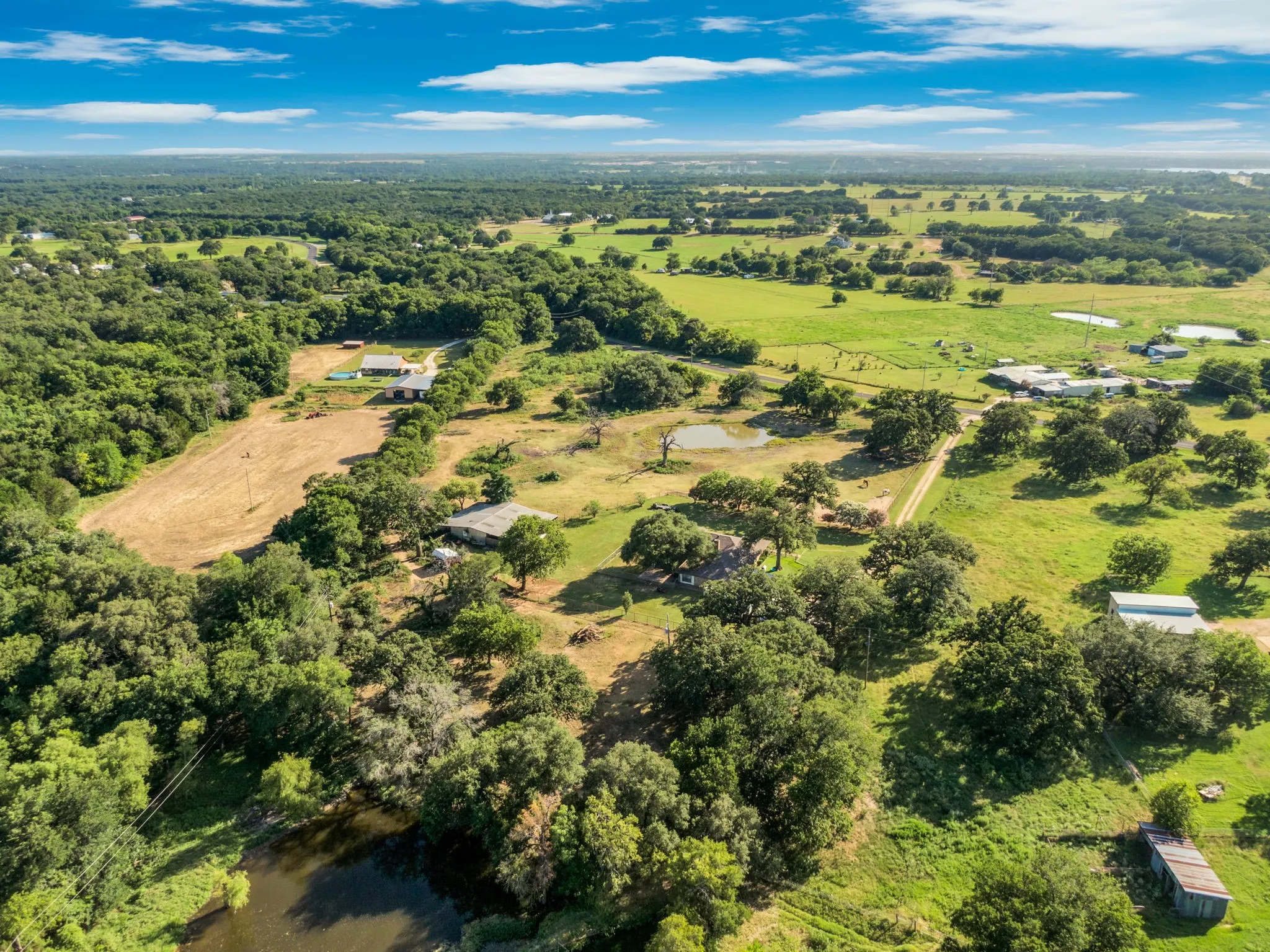 Single Family Residence For Sale in Hill County , 468 Fm 2960, Whitney, Texas 76692, 3 Bedroom, 3 Bathroom, Garage spaces, 3,132 Sqft, built in 1978, mls#21323027, Real Estate Agent in Whitney, Homes For Sale in Hill county, Homes For Sale in Whitney, Realtor in Whitney Texas, Real Estate Brokerage Independent Realty Texas, Luminita Cordes Realtor