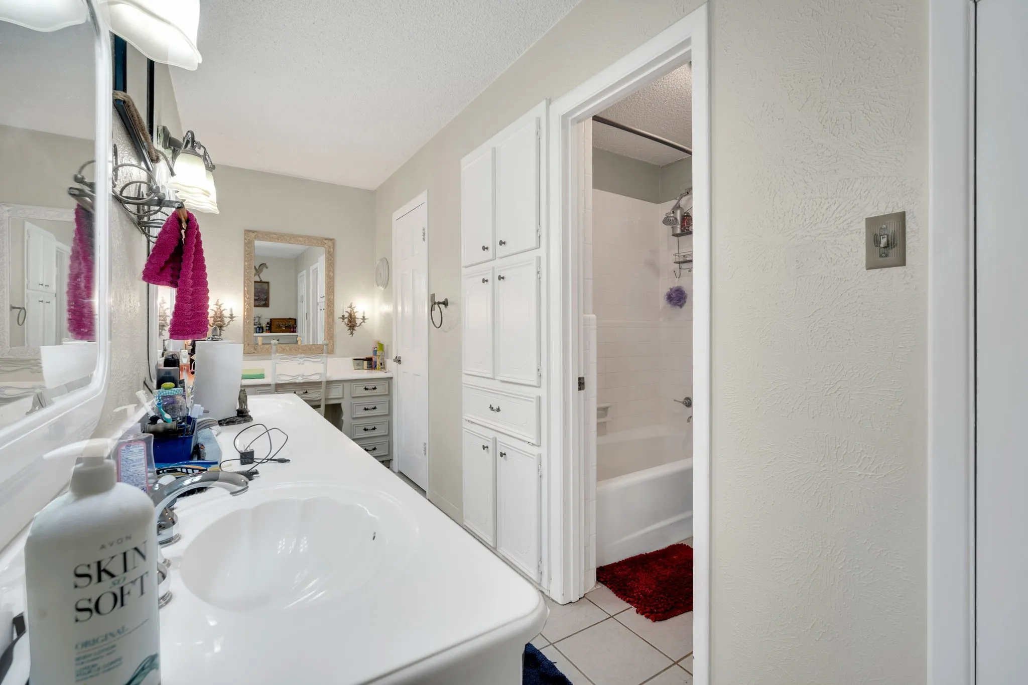 Single Family Residence For Sale in Hill County , 468 Fm 2960, Whitney, Texas 76692, 3 Bedroom, 3 Bathroom, Garage spaces, 3,132 Sqft, built in 1978, mls#21323027, Real Estate Agent in Whitney, Homes For Sale in Hill county, Homes For Sale in Whitney, Realtor in Whitney Texas, Real Estate Brokerage Independent Realty Texas, Luminita Cordes Realtor