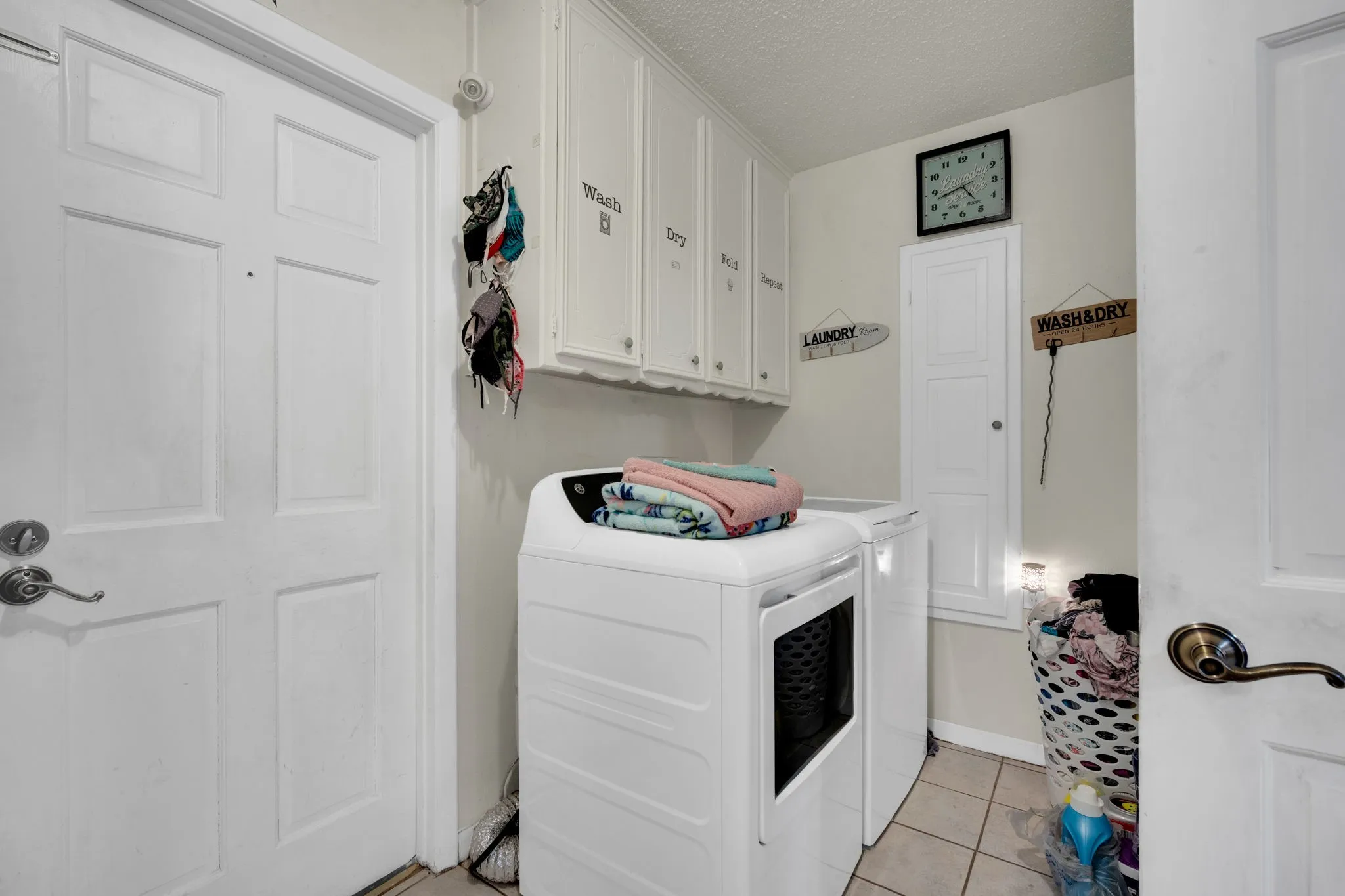 Single Family Residence For Sale in Hill County , 468 Fm 2960, Whitney, Texas 76692, 3 Bedroom, 3 Bathroom, Garage spaces, 3,132 Sqft, built in 1978, mls#21323027, Real Estate Agent in Whitney, Homes For Sale in Hill county, Homes For Sale in Whitney, Realtor in Whitney Texas, Real Estate Brokerage Independent Realty Texas, Luminita Cordes Realtor