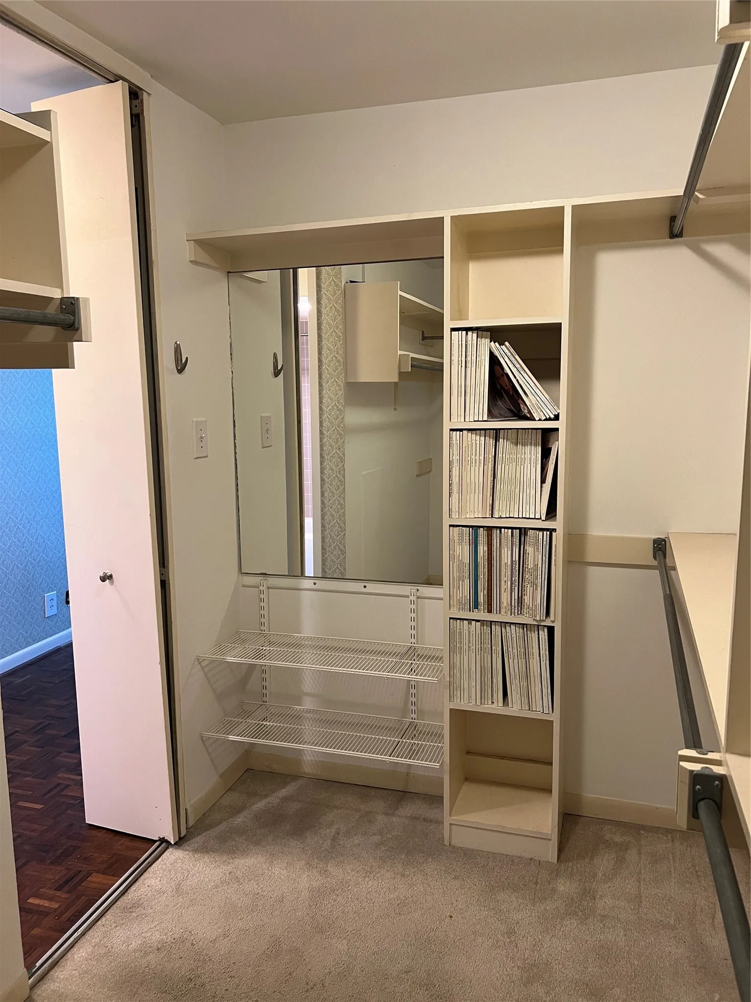 Condominium For Rent in Dallas County , 3883 Turtle Creek Boulevard 418, Dallas, Texas 75219, 2 Bedroom, 2 Bathroom, 2 Garage spaces, 1,131 Sqft, built in 1963, mls#21324476, Real Estate Agent in Dallas, Homes For Rent in Dallas county, Homes For Rent in Dallas, Realtor in Dallas Texas, Real Estate Brokerage Independent Realty Texas, Luminita Cordes Realtor