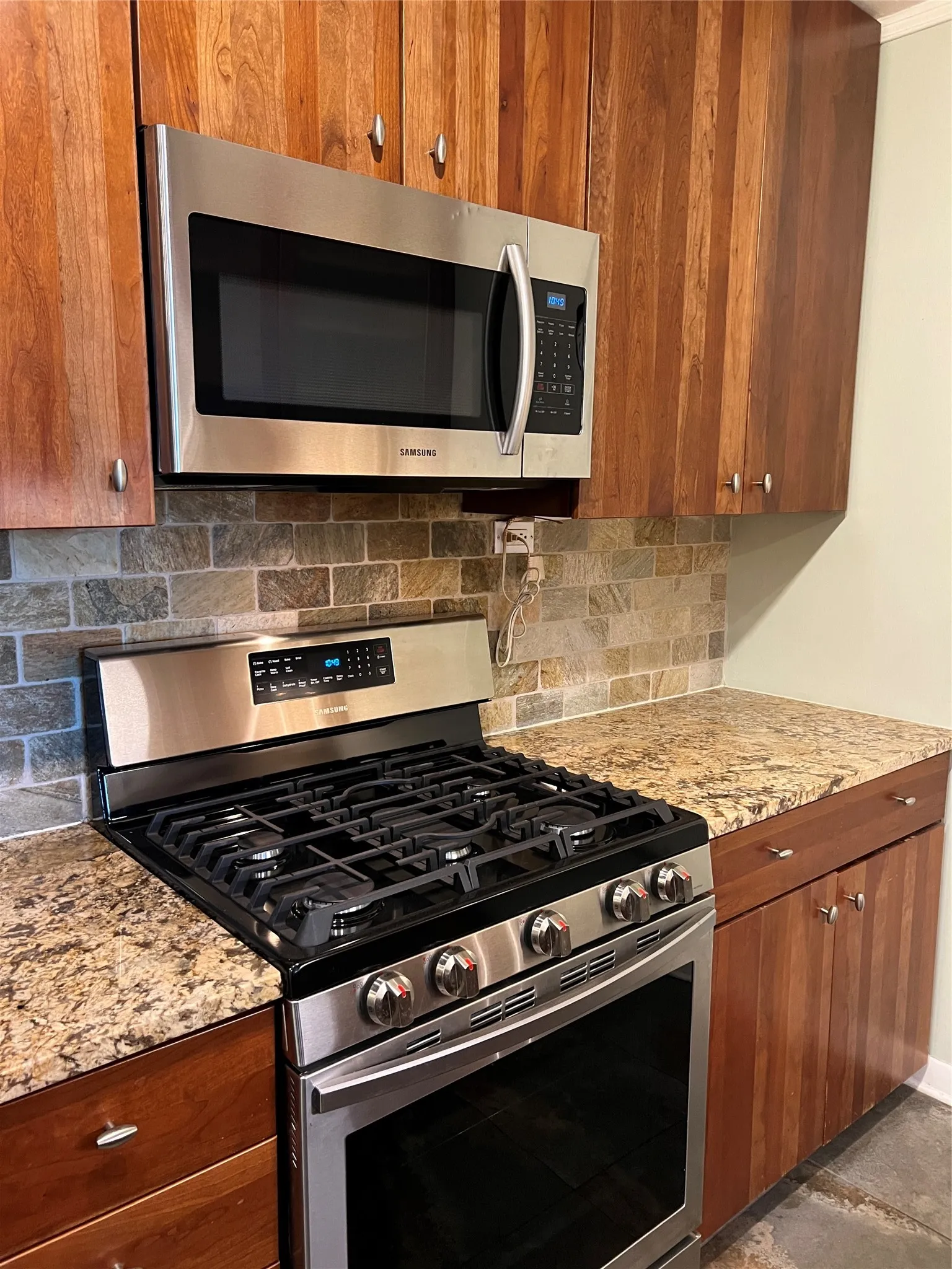 Condominium For Rent in Dallas County , 3883 Turtle Creek Boulevard 418, Dallas, Texas 75219, 2 Bedroom, 2 Bathroom, 2 Garage spaces, 1,131 Sqft, built in 1963, mls#21324476, Real Estate Agent in Dallas, Homes For Rent in Dallas county, Homes For Rent in Dallas, Realtor in Dallas Texas, Real Estate Brokerage Independent Realty Texas, Luminita Cordes Realtor