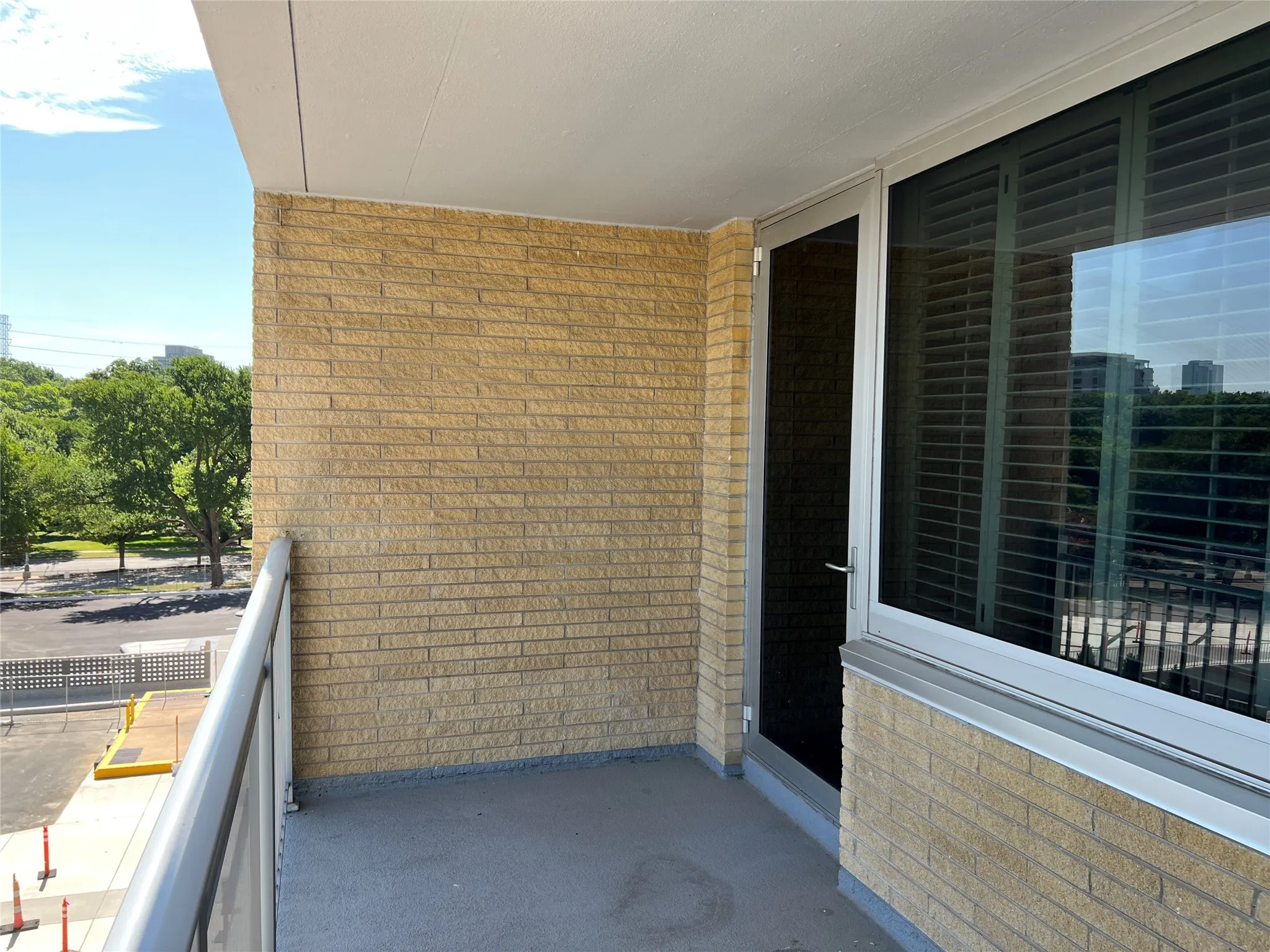 Condominium For Rent in Dallas County , 3883 Turtle Creek Boulevard 418, Dallas, Texas 75219, 2 Bedroom, 2 Bathroom, 2 Garage spaces, 1,131 Sqft, built in 1963, mls#21324476, Real Estate Agent in Dallas, Homes For Rent in Dallas county, Homes For Rent in Dallas, Realtor in Dallas Texas, Real Estate Brokerage Independent Realty Texas, Luminita Cordes Realtor