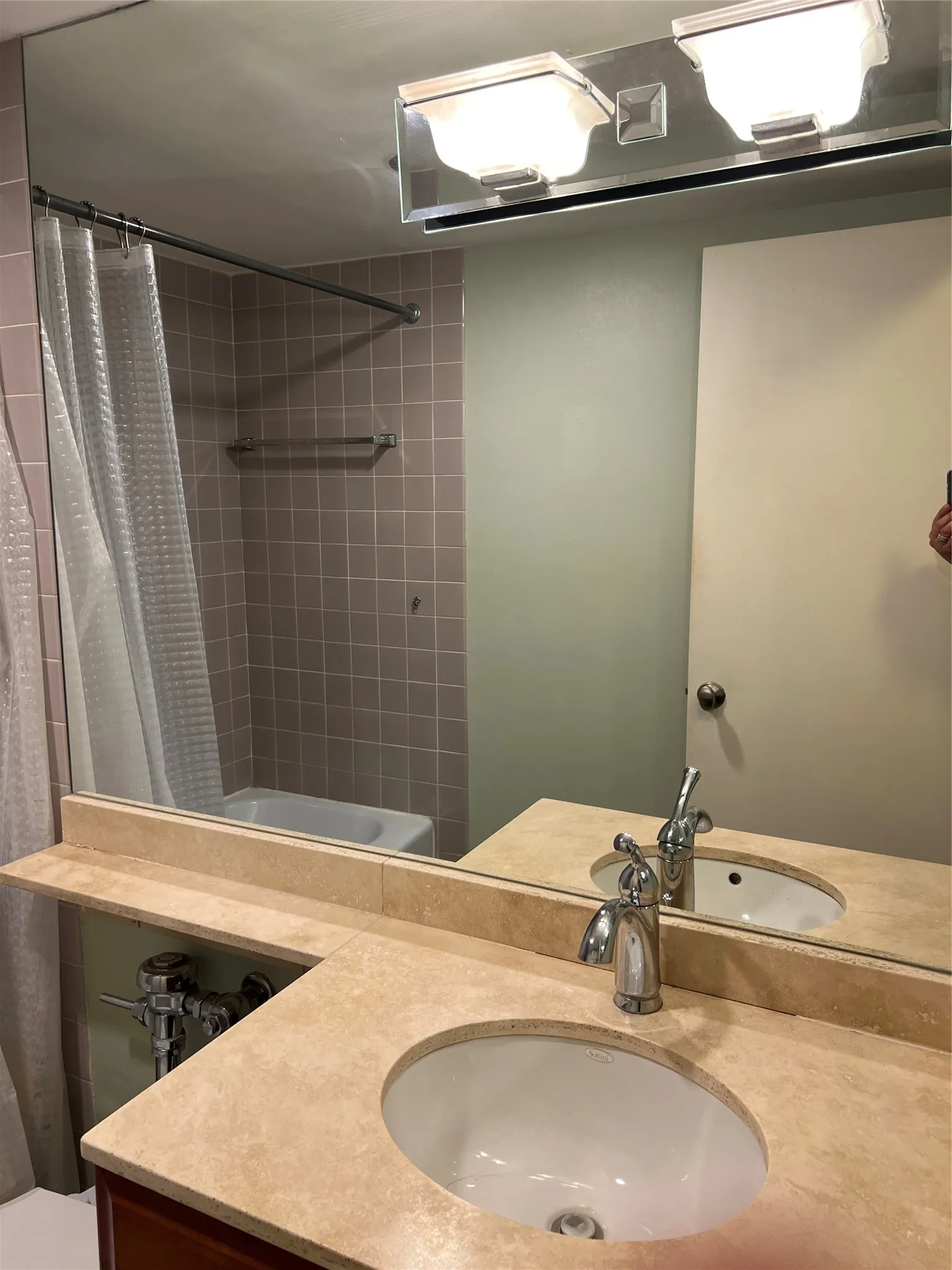 Condominium For Rent in Dallas County , 3883 Turtle Creek Boulevard 418, Dallas, Texas 75219, 2 Bedroom, 2 Bathroom, 2 Garage spaces, 1,131 Sqft, built in 1963, mls#21324476, Real Estate Agent in Dallas, Homes For Rent in Dallas county, Homes For Rent in Dallas, Realtor in Dallas Texas, Real Estate Brokerage Independent Realty Texas, Luminita Cordes Realtor