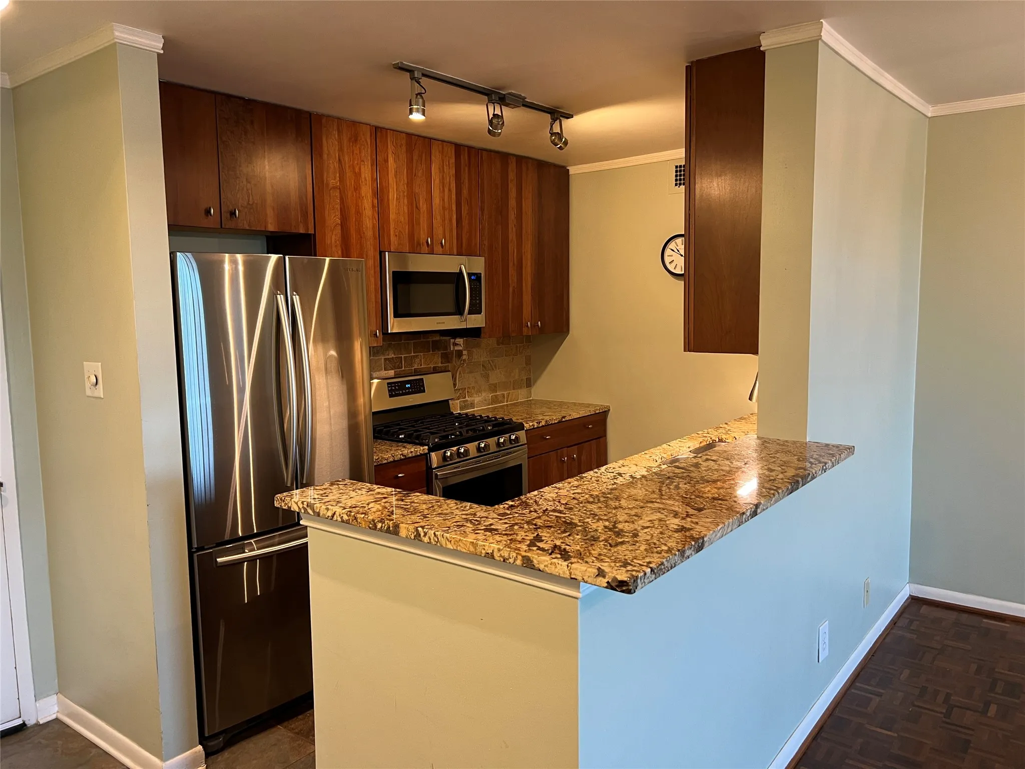 Condominium For Rent in Dallas County , 3883 Turtle Creek Boulevard 418, Dallas, Texas 75219, 2 Bedroom, 2 Bathroom, 2 Garage spaces, 1,131 Sqft, built in 1963, mls#21324476, Real Estate Agent in Dallas, Homes For Rent in Dallas county, Homes For Rent in Dallas, Realtor in Dallas Texas, Real Estate Brokerage Independent Realty Texas, Luminita Cordes Realtor