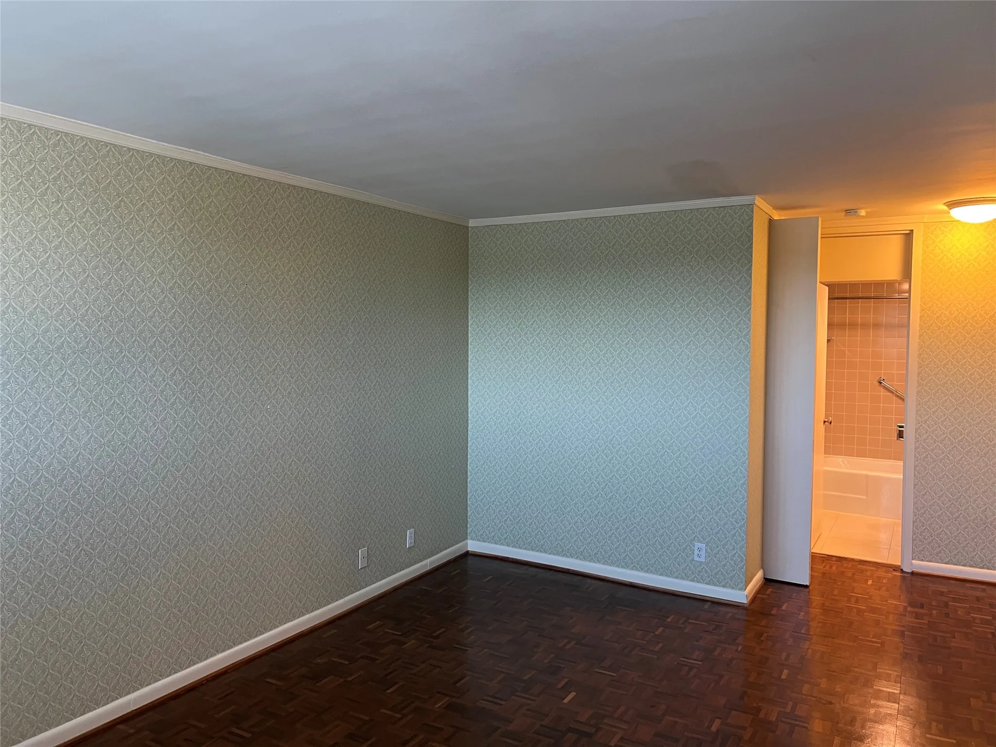 Condominium For Rent in Dallas County , 3883 Turtle Creek Boulevard 418, Dallas, Texas 75219, 2 Bedroom, 2 Bathroom, 2 Garage spaces, 1,131 Sqft, built in 1963, mls#21324476, Real Estate Agent in Dallas, Homes For Rent in Dallas county, Homes For Rent in Dallas, Realtor in Dallas Texas, Real Estate Brokerage Independent Realty Texas, Luminita Cordes Realtor