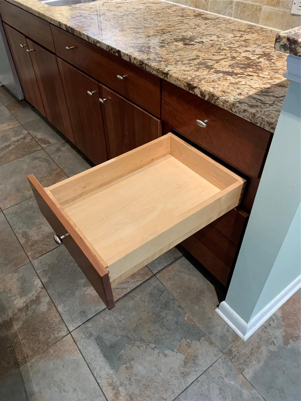 Condominium For Rent in Dallas County , 3883 Turtle Creek Boulevard 418, Dallas, Texas 75219, 2 Bedroom, 2 Bathroom, 2 Garage spaces, 1,131 Sqft, built in 1963, mls#21324476, Real Estate Agent in Dallas, Homes For Rent in Dallas county, Homes For Rent in Dallas, Realtor in Dallas Texas, Real Estate Brokerage Independent Realty Texas, Luminita Cordes Realtor