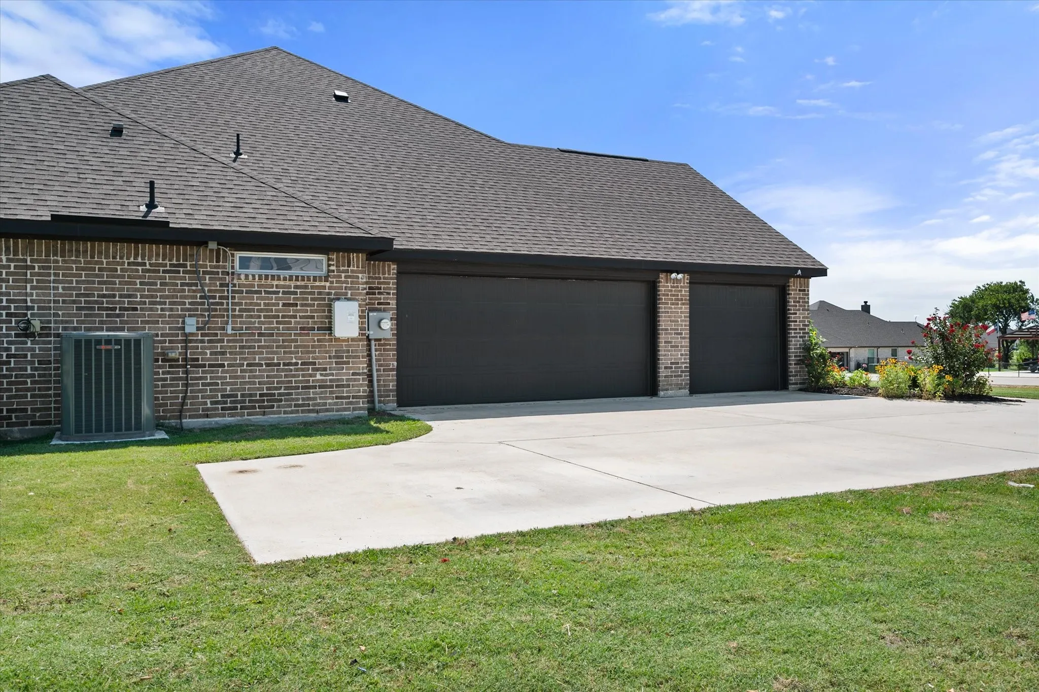 Single Family Residence For Sale in Parker County , 5013 Freestone Drive, Weatherford, Texas 76085, 4 Bedrooms, 3 Bathrooms, 3 Garage spaces, 2,752 Sqft, built in 2021, Price $585,000, mls#21324478, Real Estate Agent in Weatherford, Homes For Sale in Parker county, Homes For Sale in Weatherford, Realtor in Weatherford Texas, Real Estate Brokerage Independent Realty Texas, Luminita Cordes Realtor