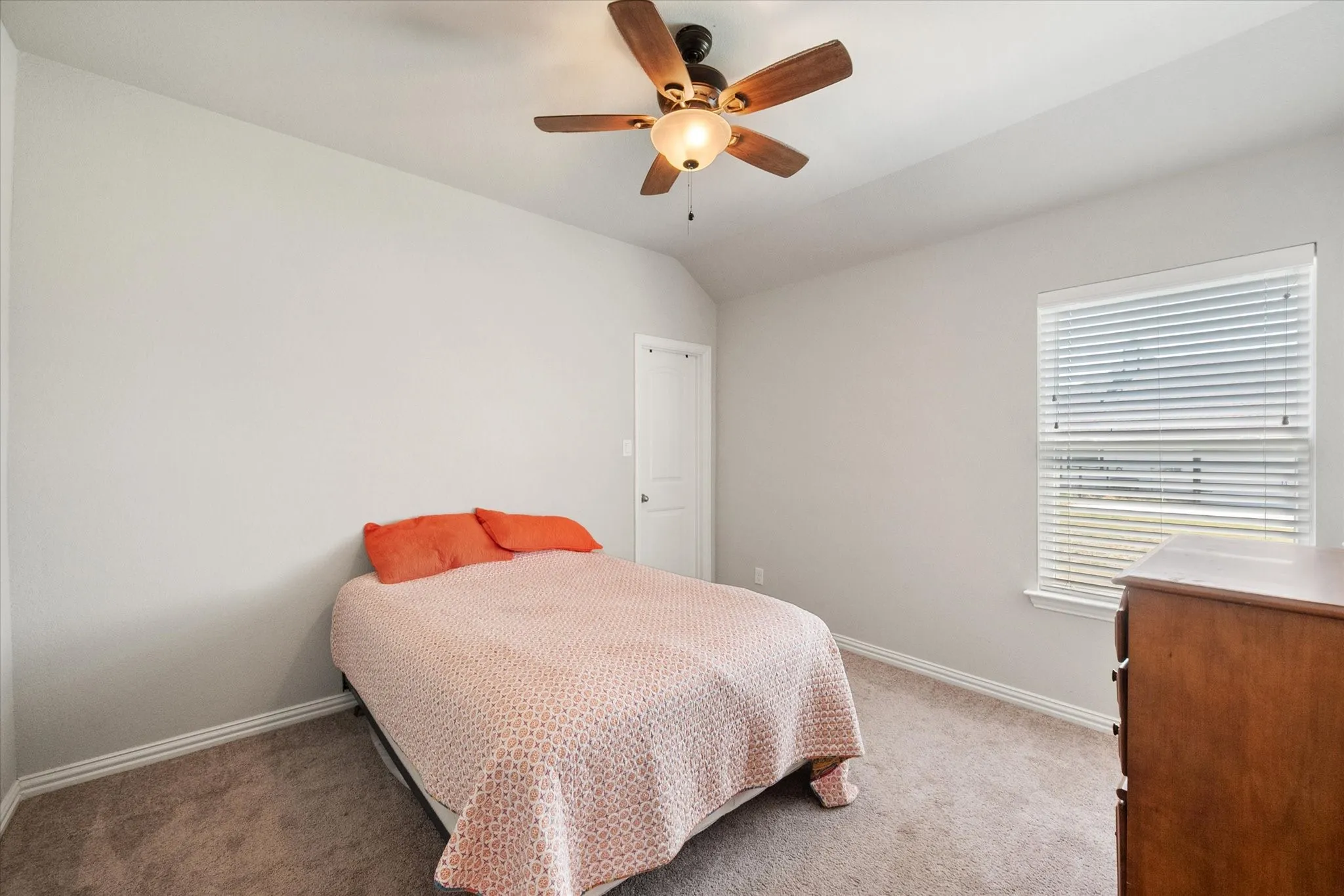 Single Family Residence For Sale in Parker County , 5013 Freestone Drive, Weatherford, Texas 76085, 4 Bedrooms, 3 Bathrooms, 3 Garage spaces, 2,752 Sqft, built in 2021, Price $585,000, mls#21324478, Real Estate Agent in Weatherford, Homes For Sale in Parker county, Homes For Sale in Weatherford, Realtor in Weatherford Texas, Real Estate Brokerage Independent Realty Texas, Luminita Cordes Realtor