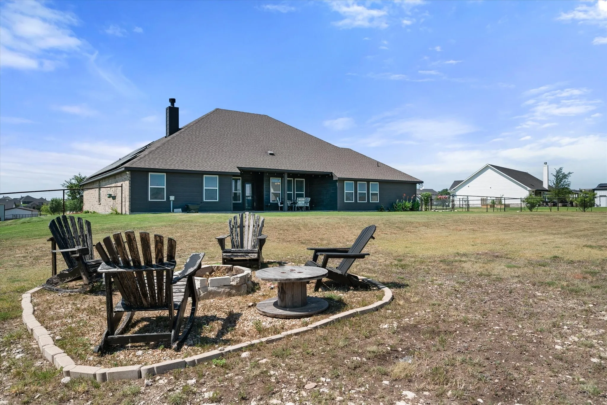 Single Family Residence For Sale in Parker County , 5013 Freestone Drive, Weatherford, Texas 76085, 4 Bedrooms, 3 Bathrooms, 3 Garage spaces, 2,752 Sqft, built in 2021, Price $585,000, mls#21324478, Real Estate Agent in Weatherford, Homes For Sale in Parker county, Homes For Sale in Weatherford, Realtor in Weatherford Texas, Real Estate Brokerage Independent Realty Texas, Luminita Cordes Realtor
