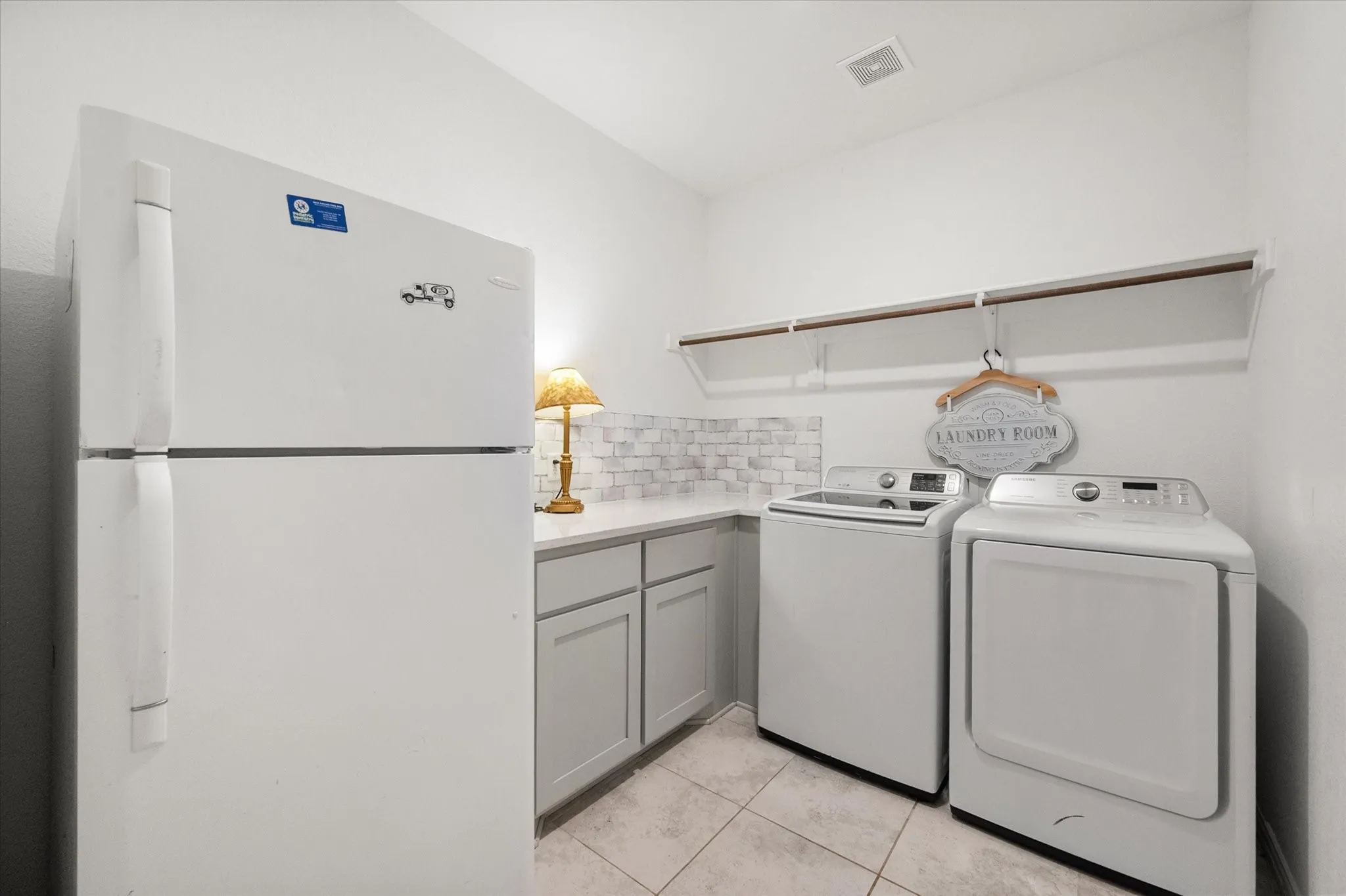 Single Family Residence For Sale in Parker County , 5013 Freestone Drive, Weatherford, Texas 76085, 4 Bedrooms, 3 Bathrooms, 3 Garage spaces, 2,752 Sqft, built in 2021, Price $585,000, mls#21324478, Real Estate Agent in Weatherford, Homes For Sale in Parker county, Homes For Sale in Weatherford, Realtor in Weatherford Texas, Real Estate Brokerage Independent Realty Texas, Luminita Cordes Realtor
